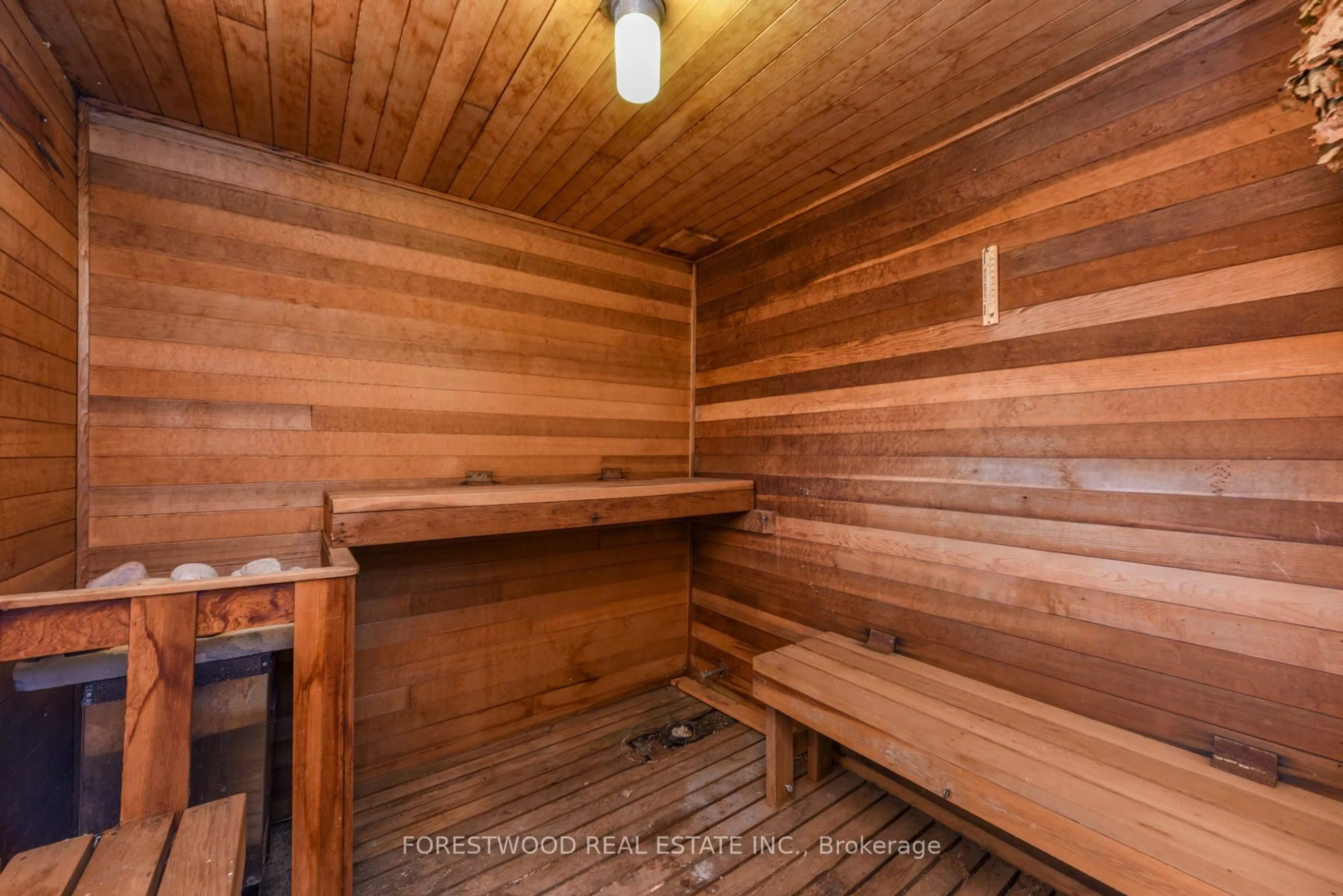 Unknown for 1690 Saltdene Terr, Mississauga Ontario L4W 2E4