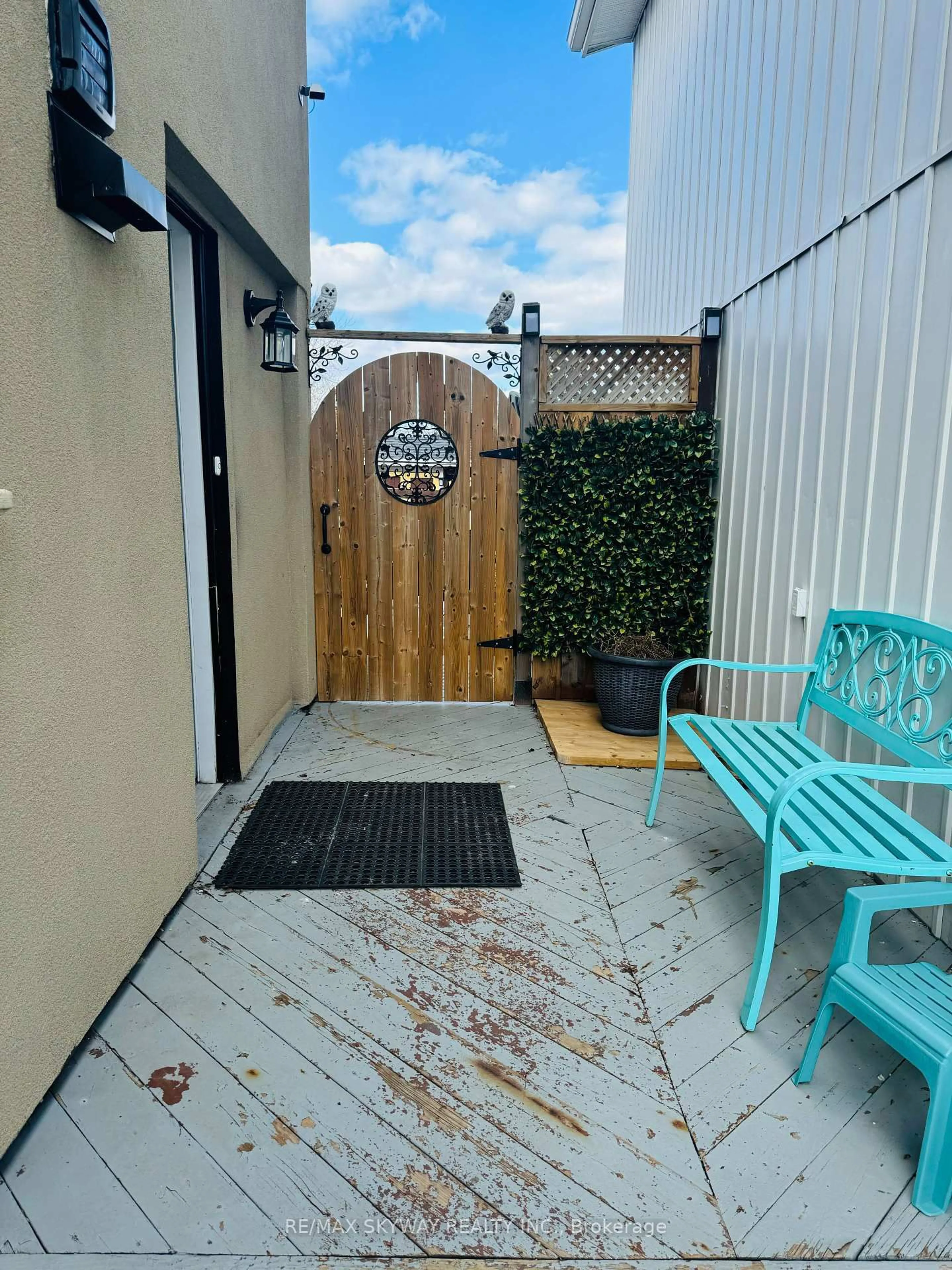 Patio, street for 3 Grand Valley Dr, Brampton Ontario L6S 2L1