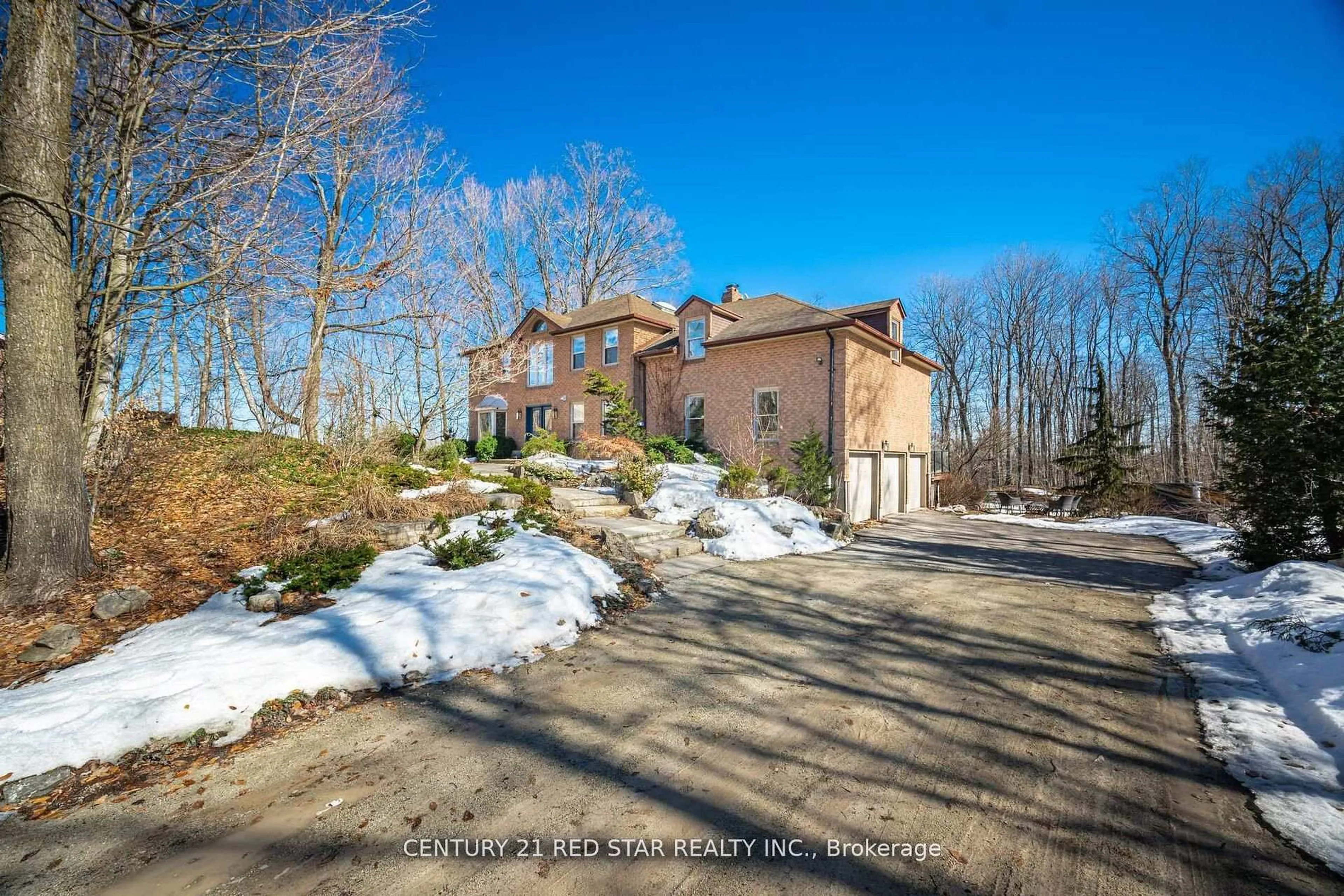 A pic from outside/outdoor area/front of a property/back of a property/a pic from drone, street for 877 The Grange Sdrd, Caledon Ontario L7C 0E4
