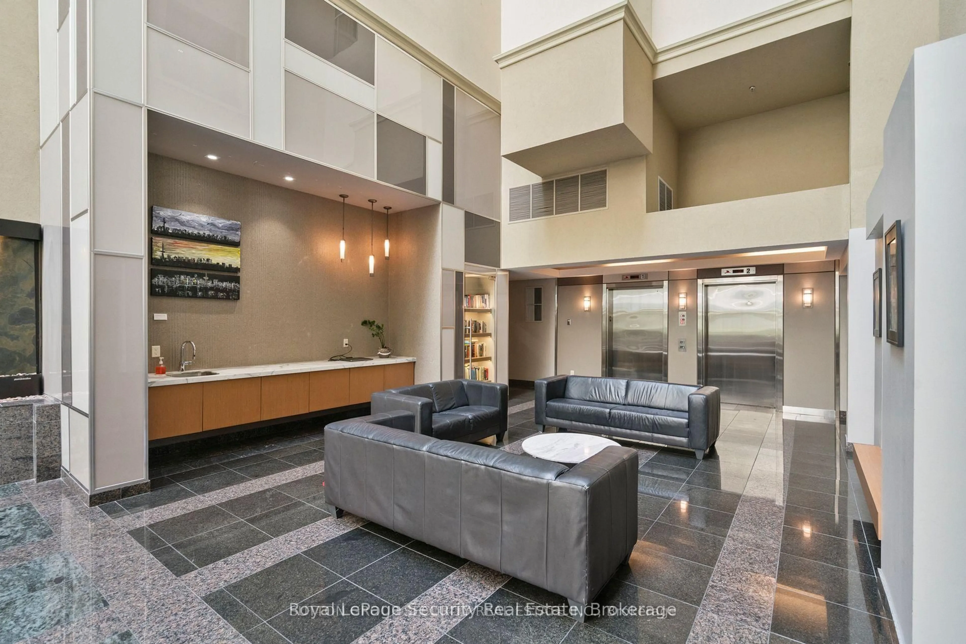 Lobby for 437 Roncesvalles Ave #511, Toronto Ontario M6R 3B9