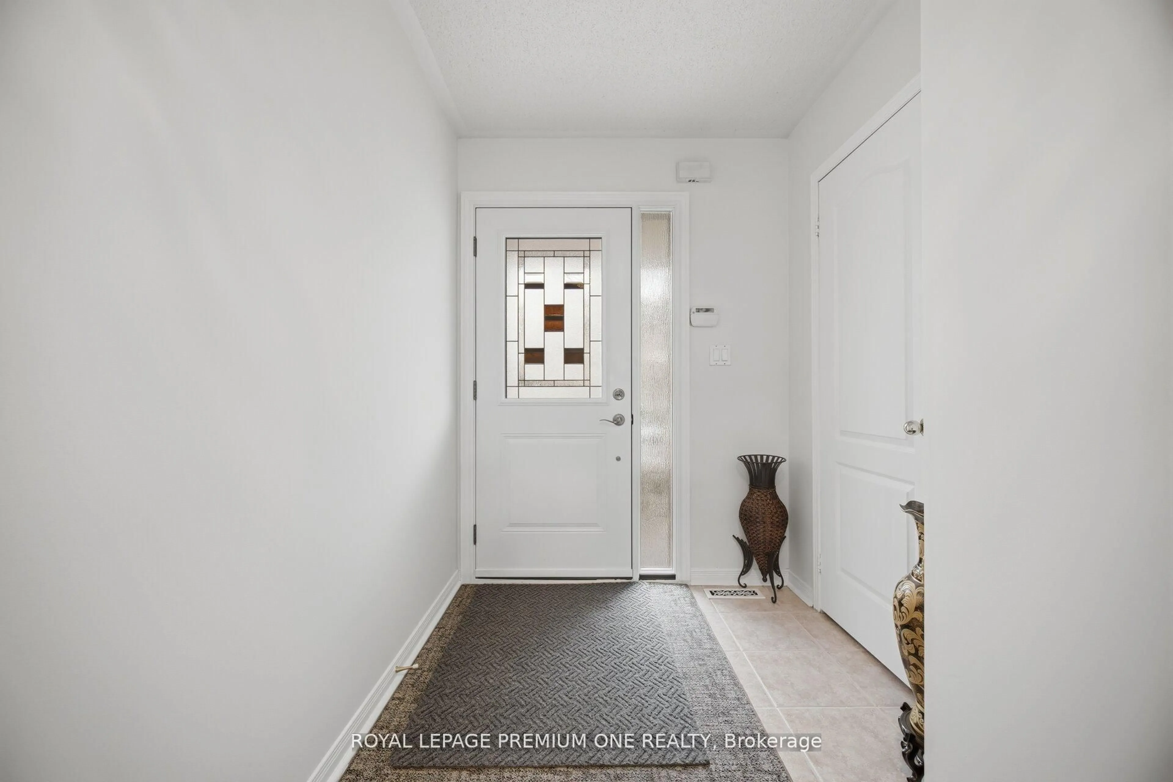 Indoor entryway for 64 Mare Cres, Toronto Ontario M9W 7E7
