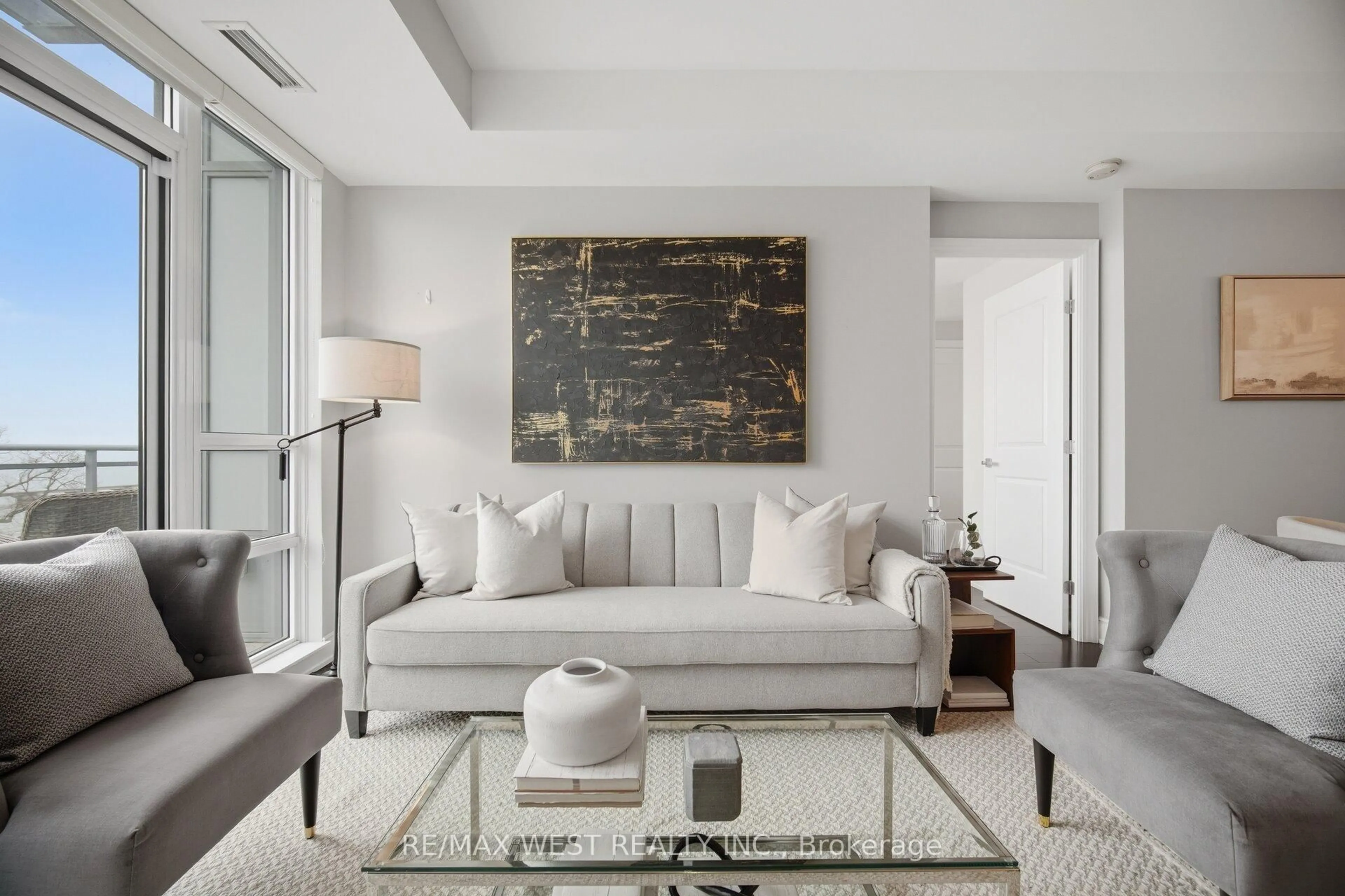 Living room with furniture, unknown for 3500 Lakeshore Rd #825, Oakville Ontario L6L 0B4