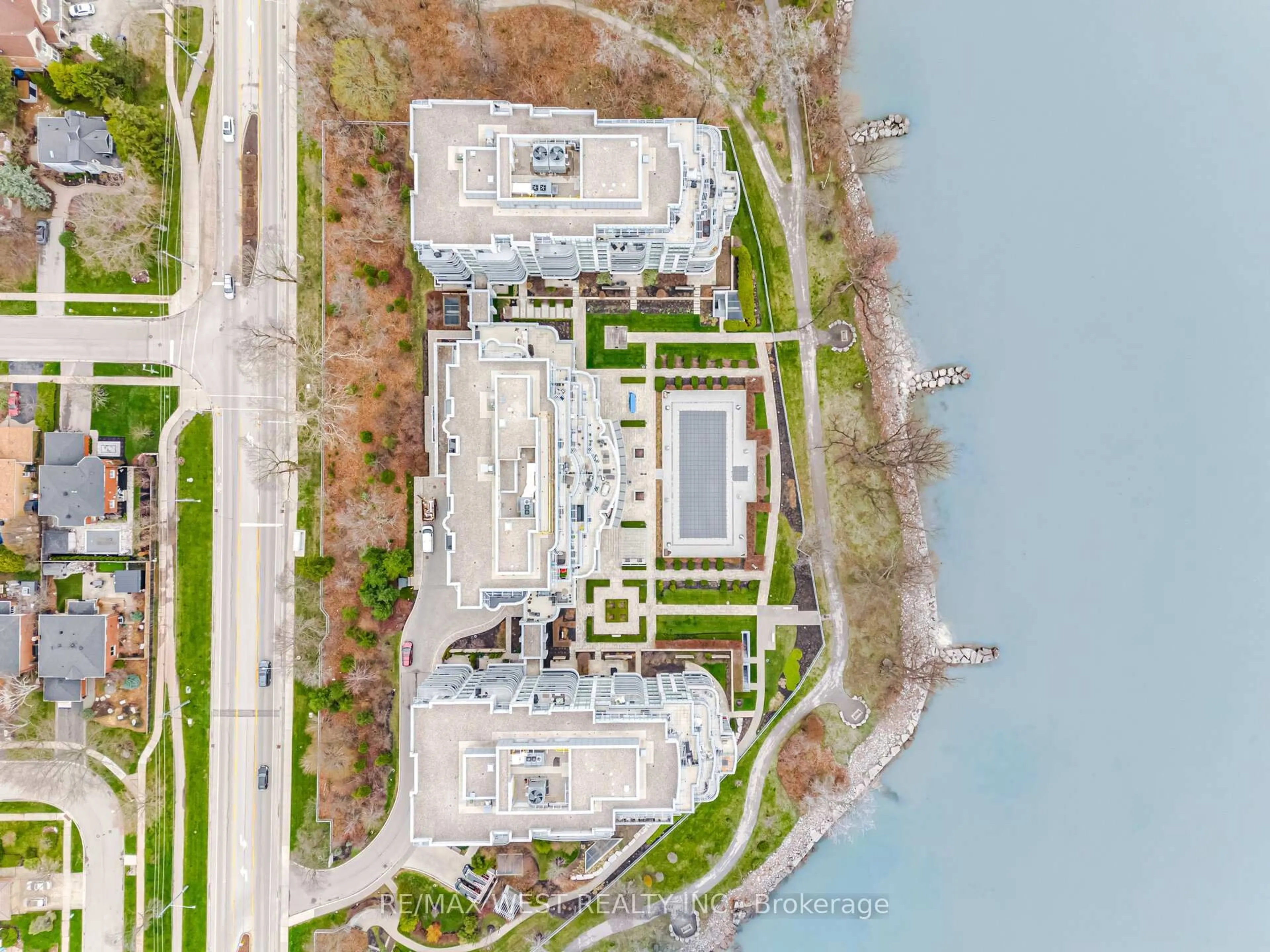 Unknown for 3500 Lakeshore Rd #825, Oakville Ontario L6L 0B4