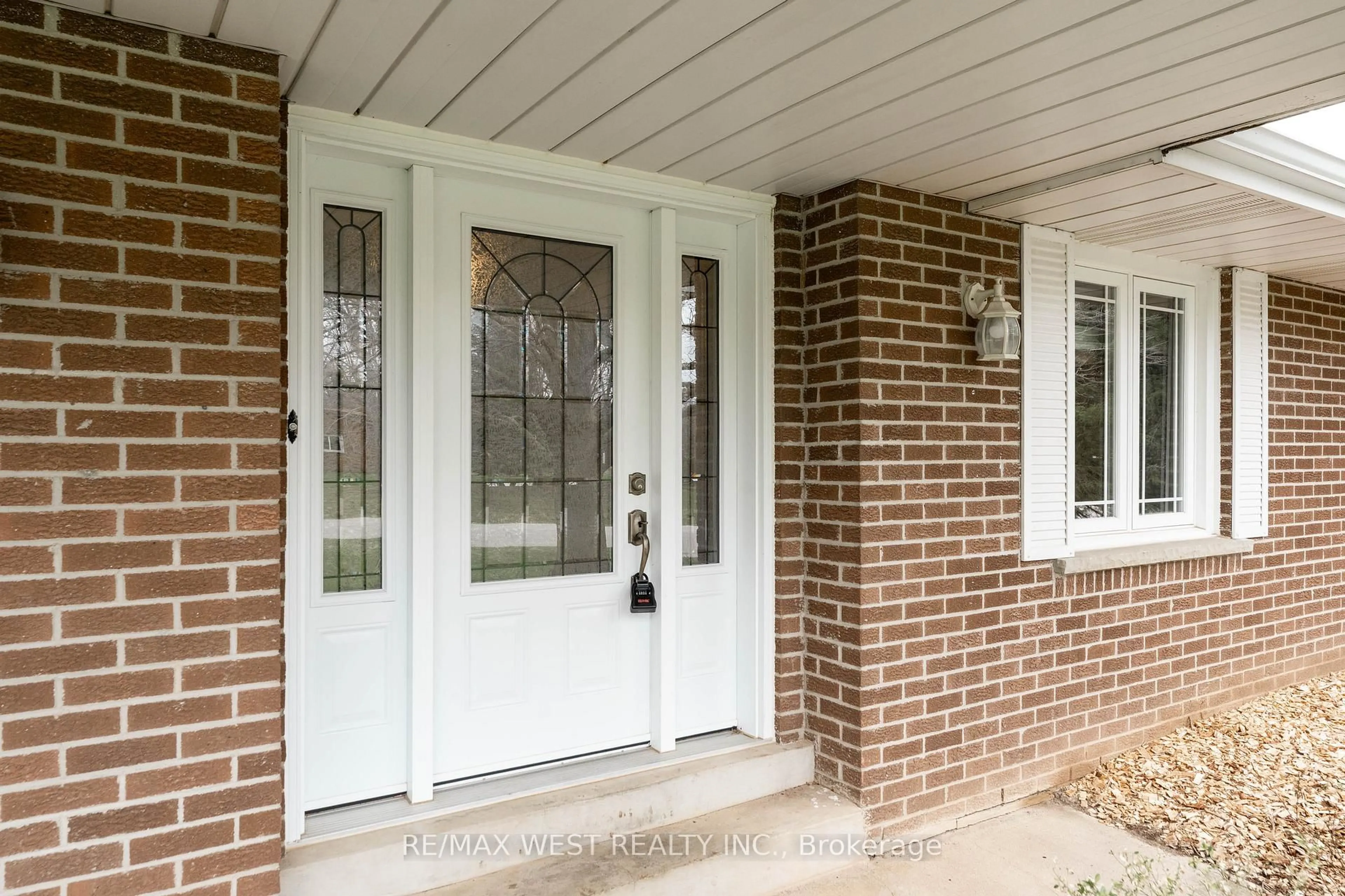 Unknown for 3 Field Crest Rd, Caledon Ontario L7C 1H4