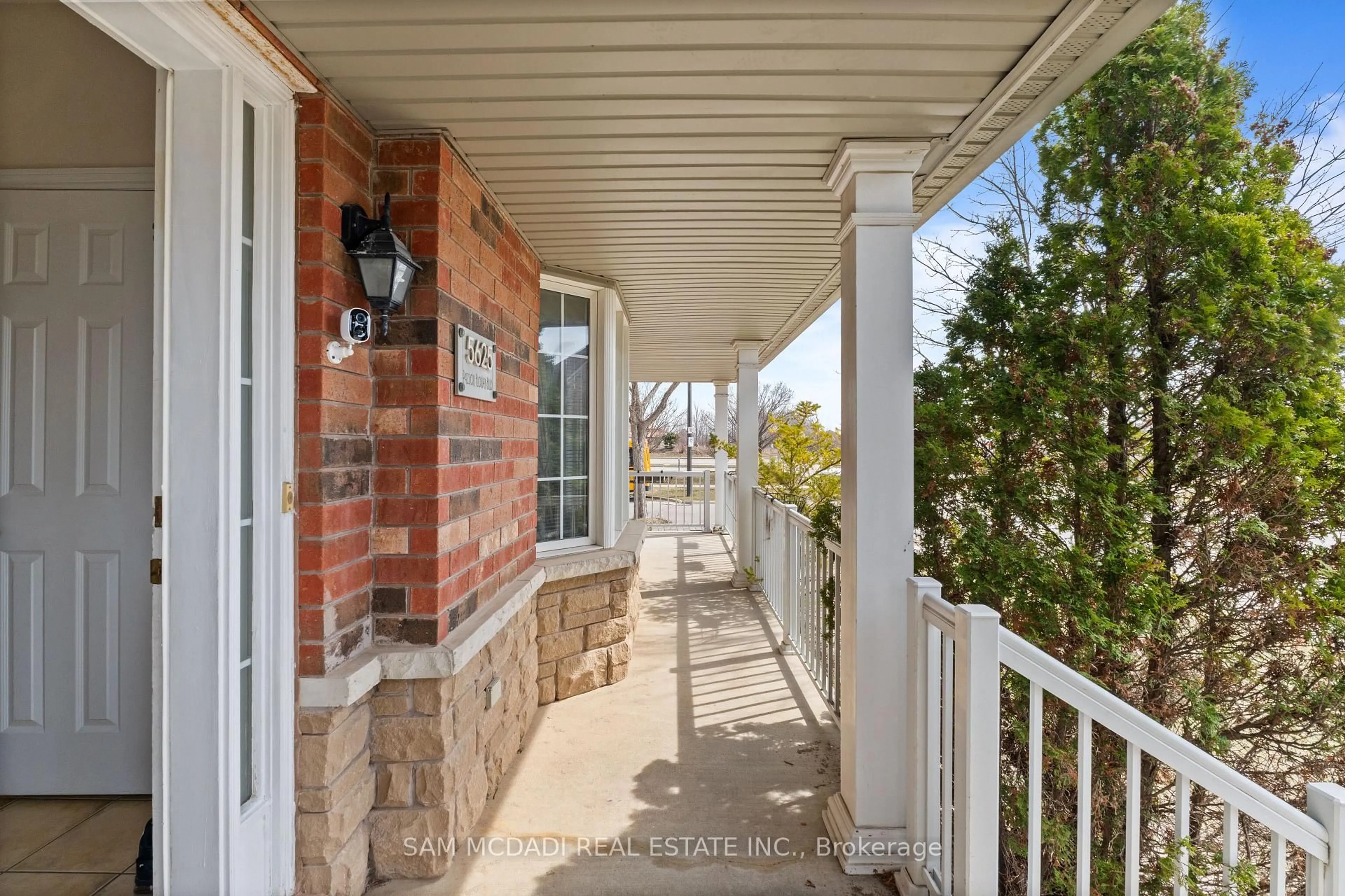 Unknown for 5625 Passion Flower Blvd, Mississauga Ontario L5M 7N2