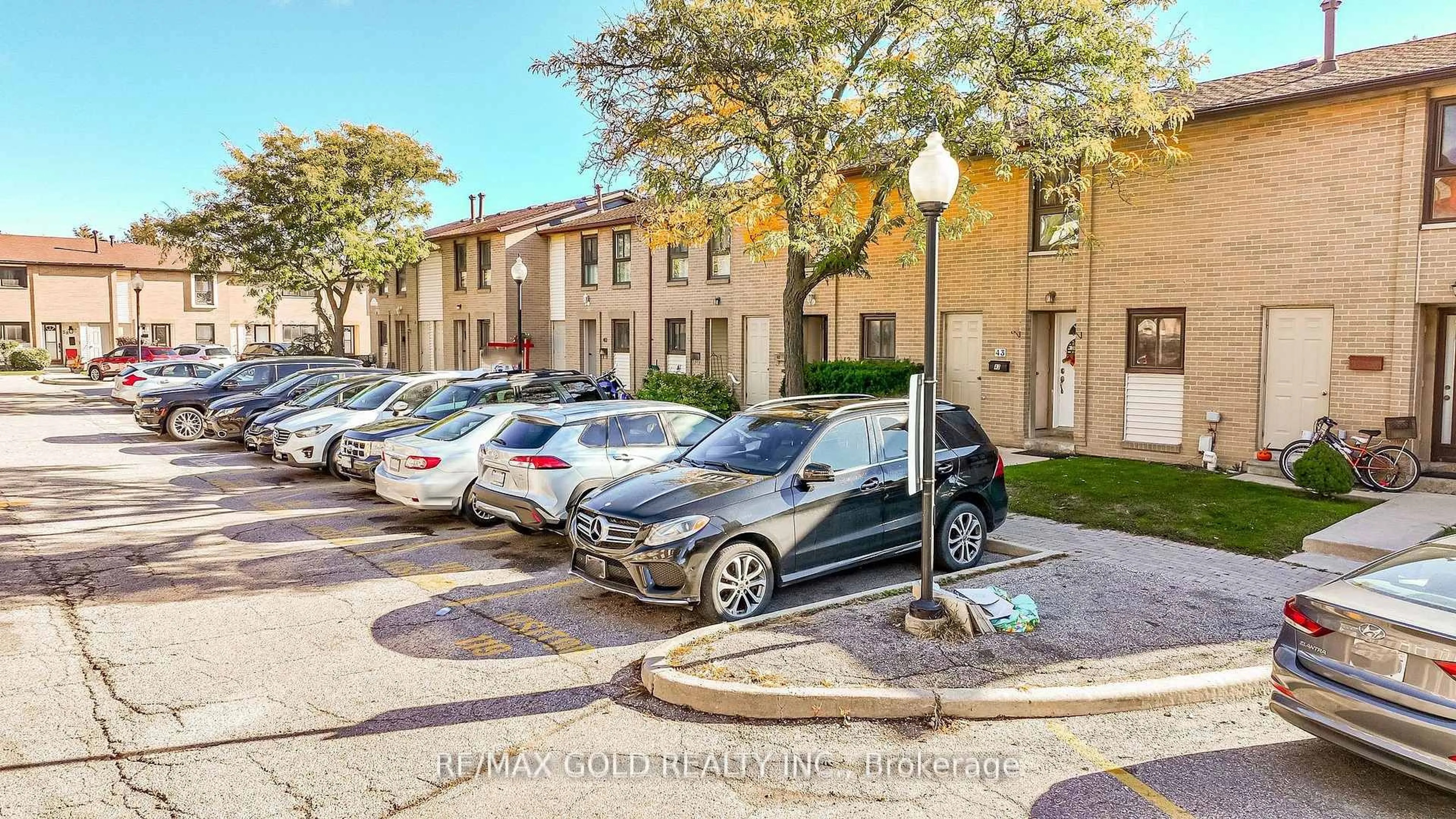 A pic from outside/outdoor area/front of a property/back of a property/a pic from drone, street for 46 Dearbourne Blvd #41, Brampton Ontario L6T 1J7