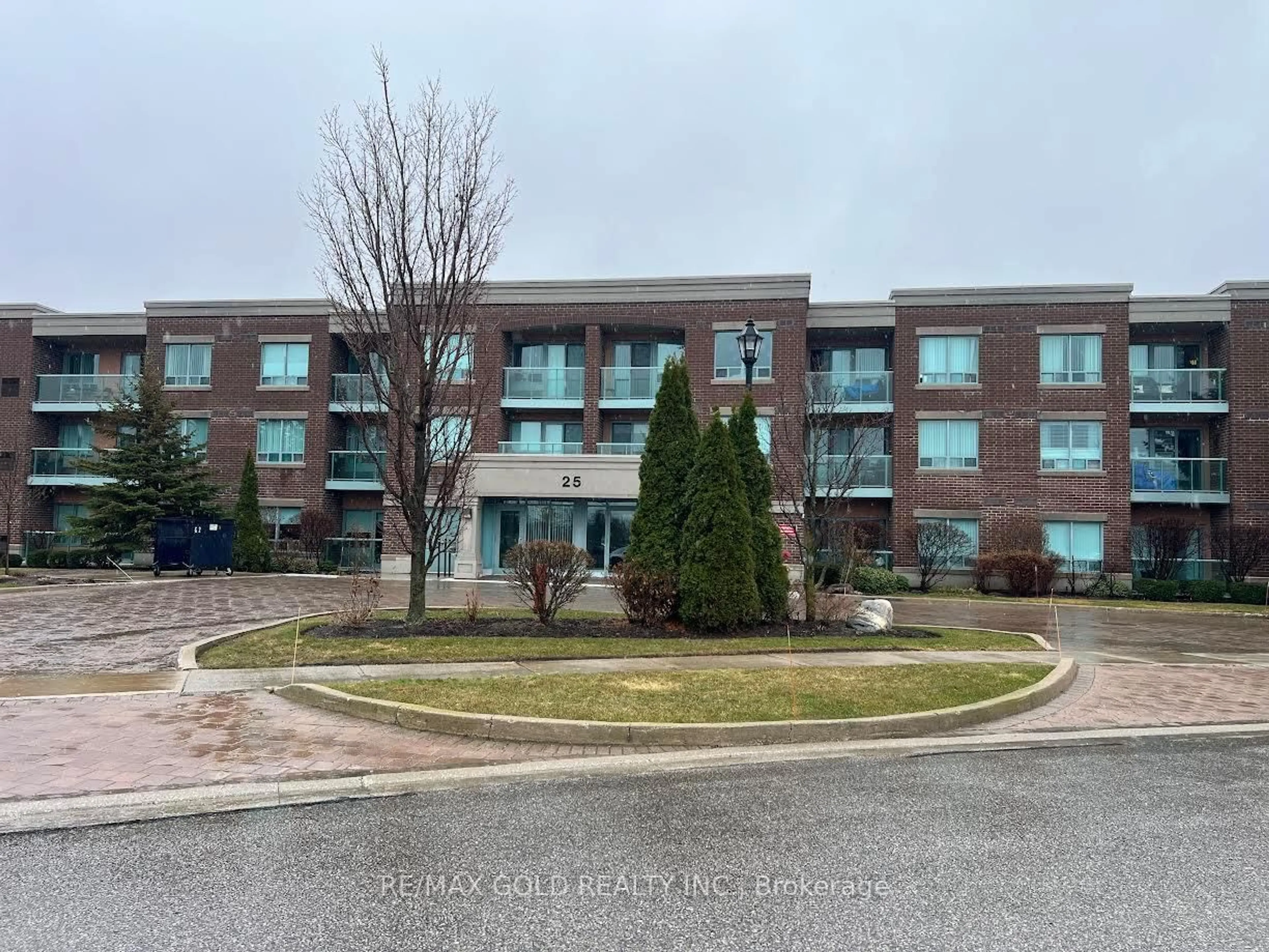 A pic from outside/outdoor area/front of a property/back of a property/a pic from drone, building for 25 Via Rosedale Way #213, Brampton Ontario L6R 3J8