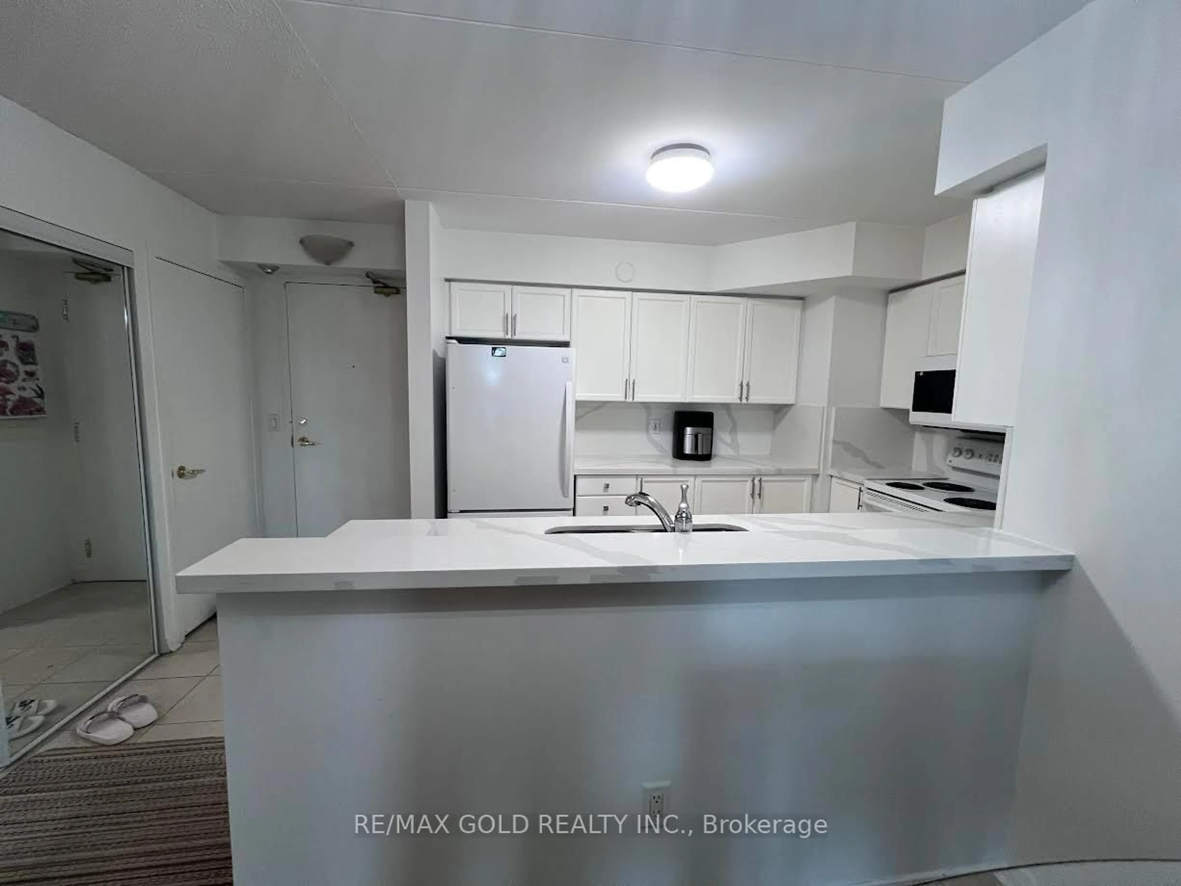 Standard kitchen, unknown for 25 Via Rosedale Way #213, Brampton Ontario L6R 3J8