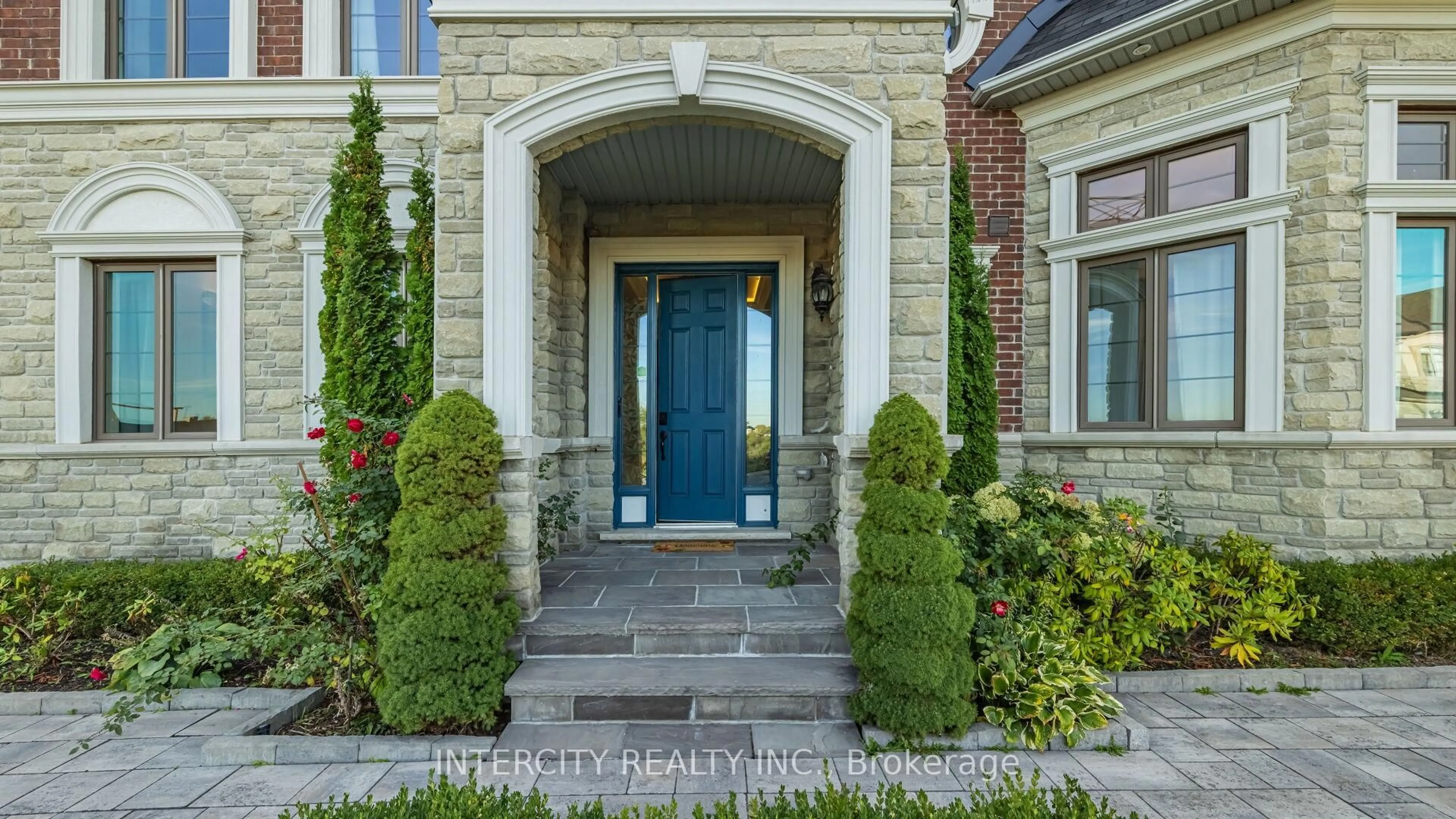 Indoor entryway for 29 Chiming Rd, Brampton Ontario L6P 4E1
