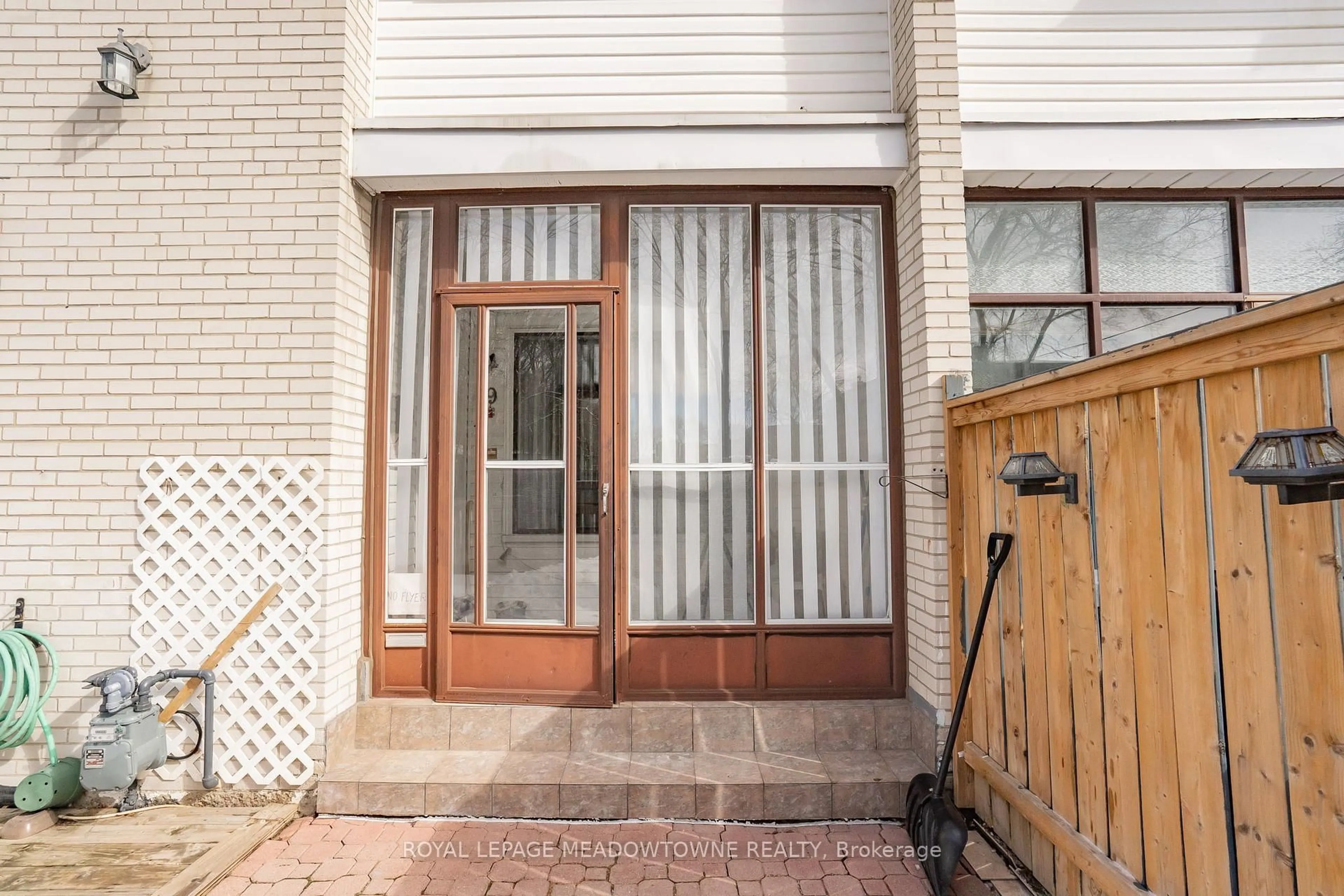 Unknown for 61 Ardglen Dr #19, Brampton Ontario L6W 1V1