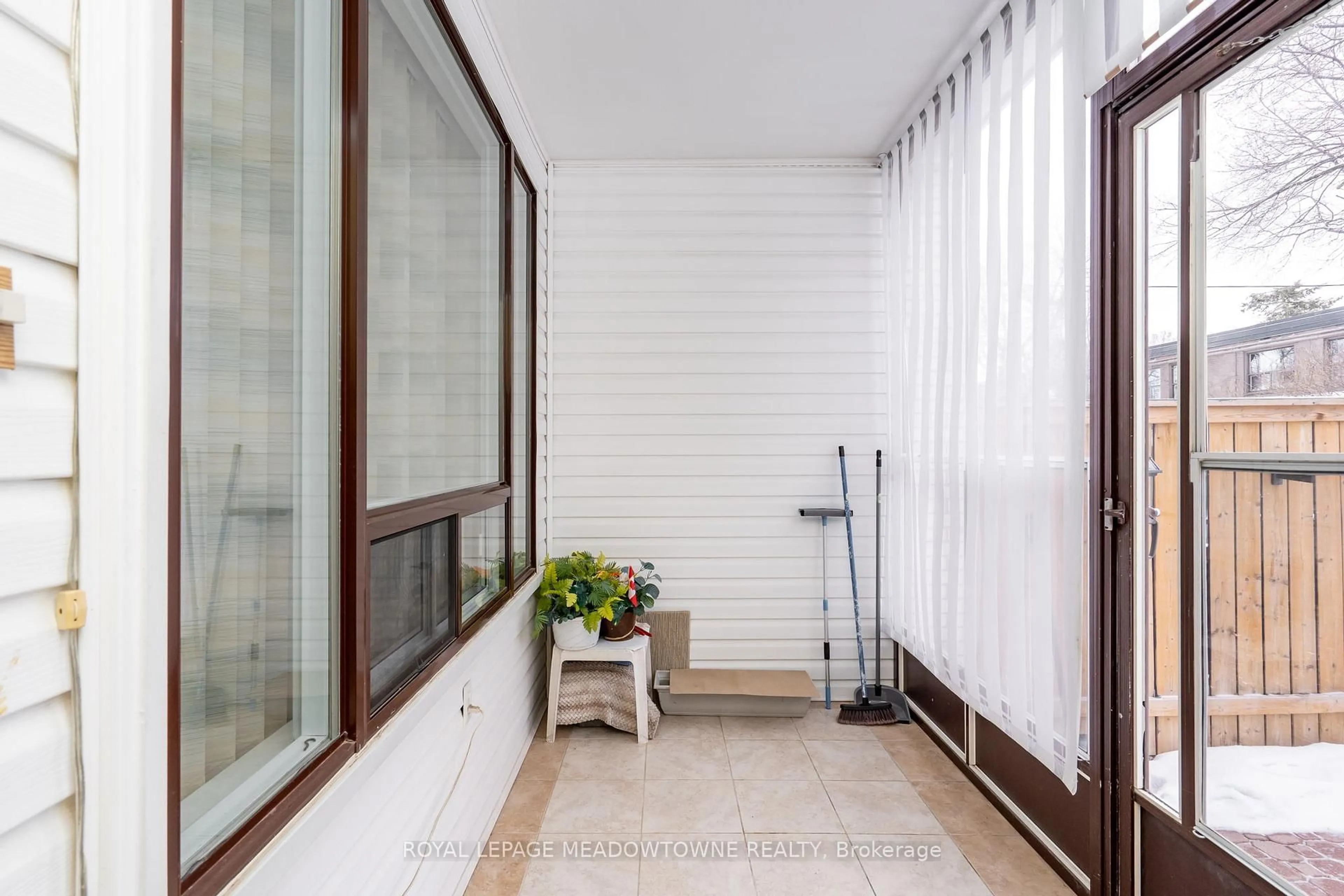 Unknown for 61 Ardglen Dr #19, Brampton Ontario L6W 1V1