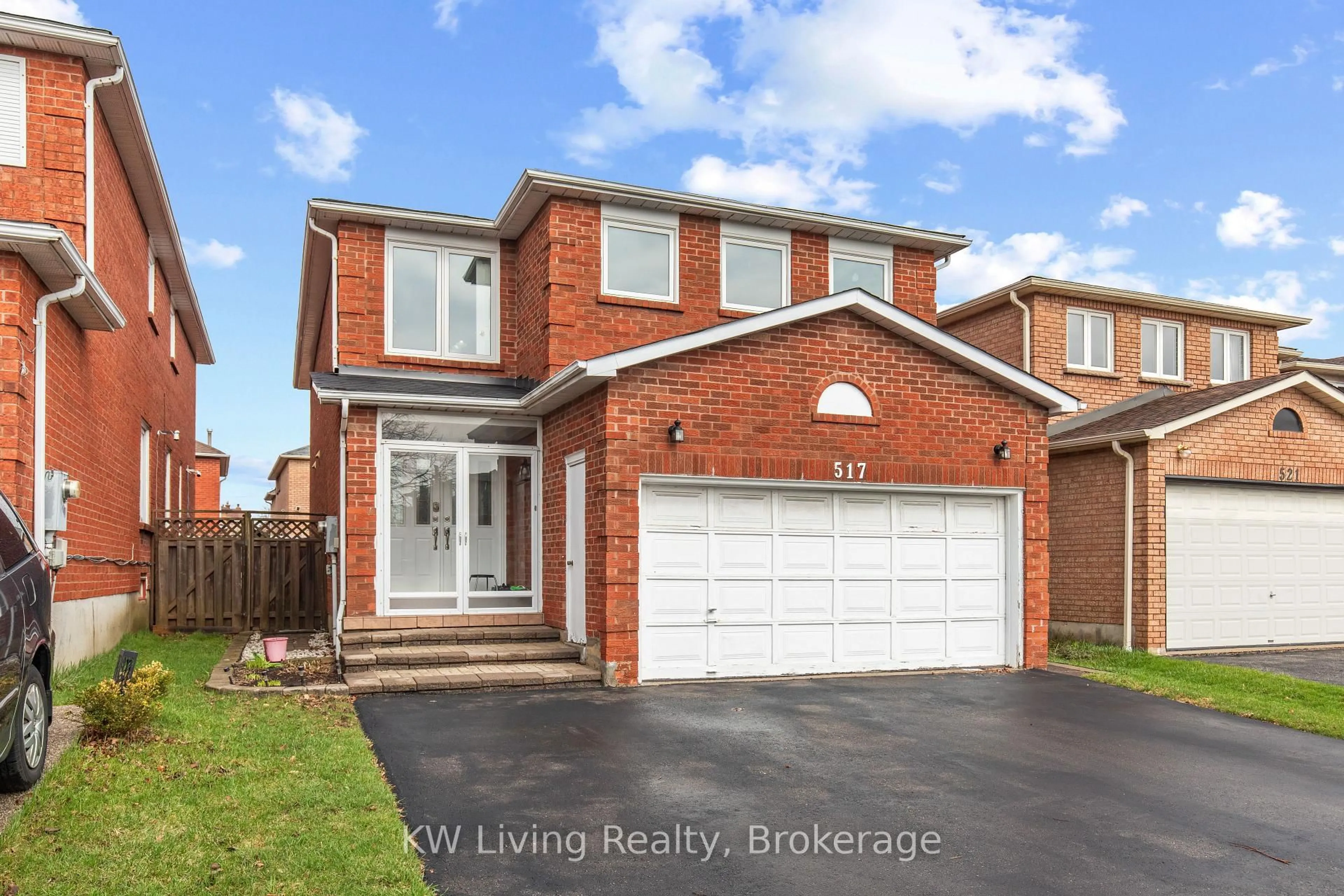 Home with brick exterior material, street for 517 Mallorytown Ave, Mississauga Ontario L4Z 2N2
