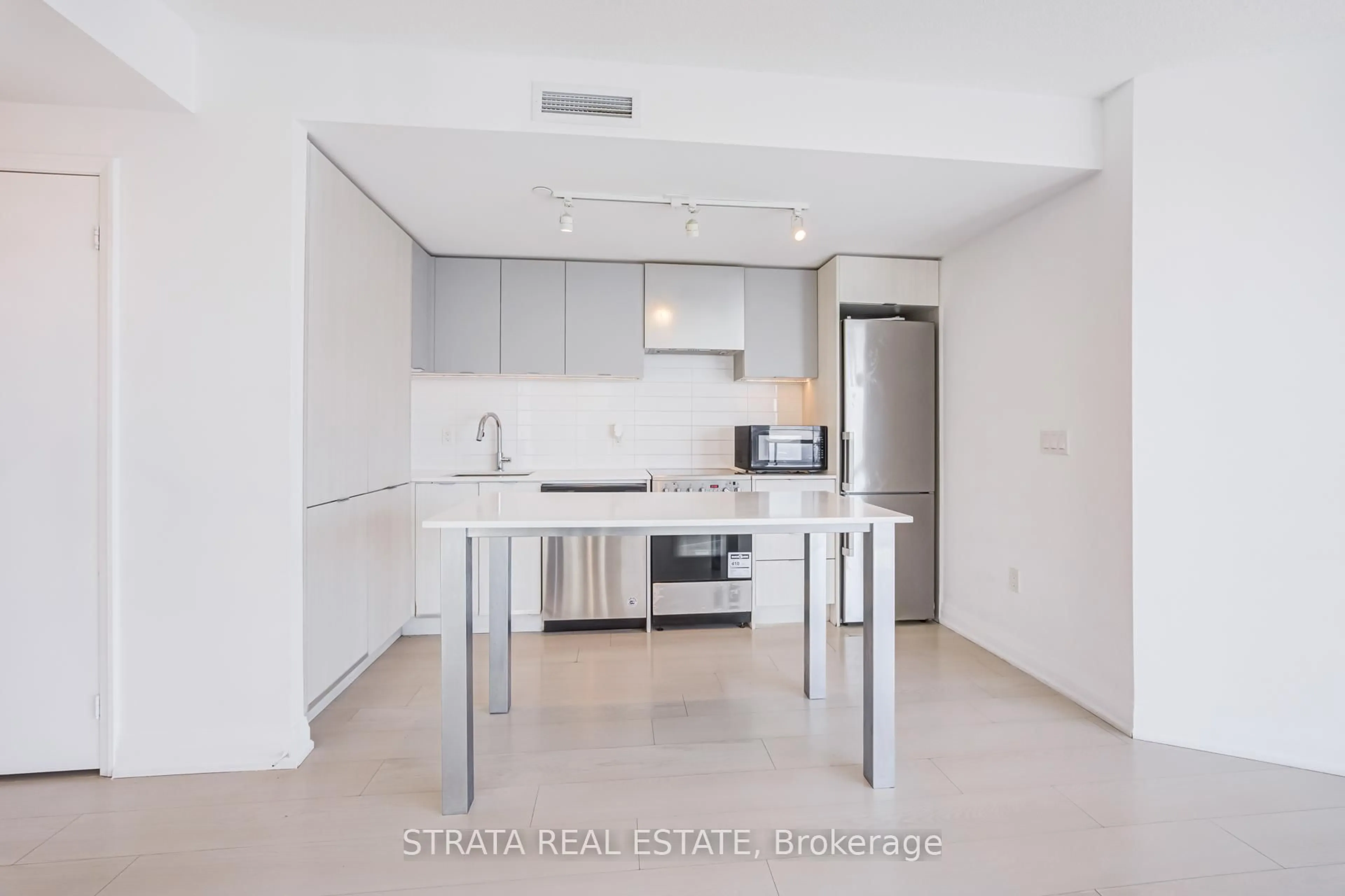 Standard kitchen, unknown for 30 Gibbs Rd #2207, Toronto Ontario M9B 0E4