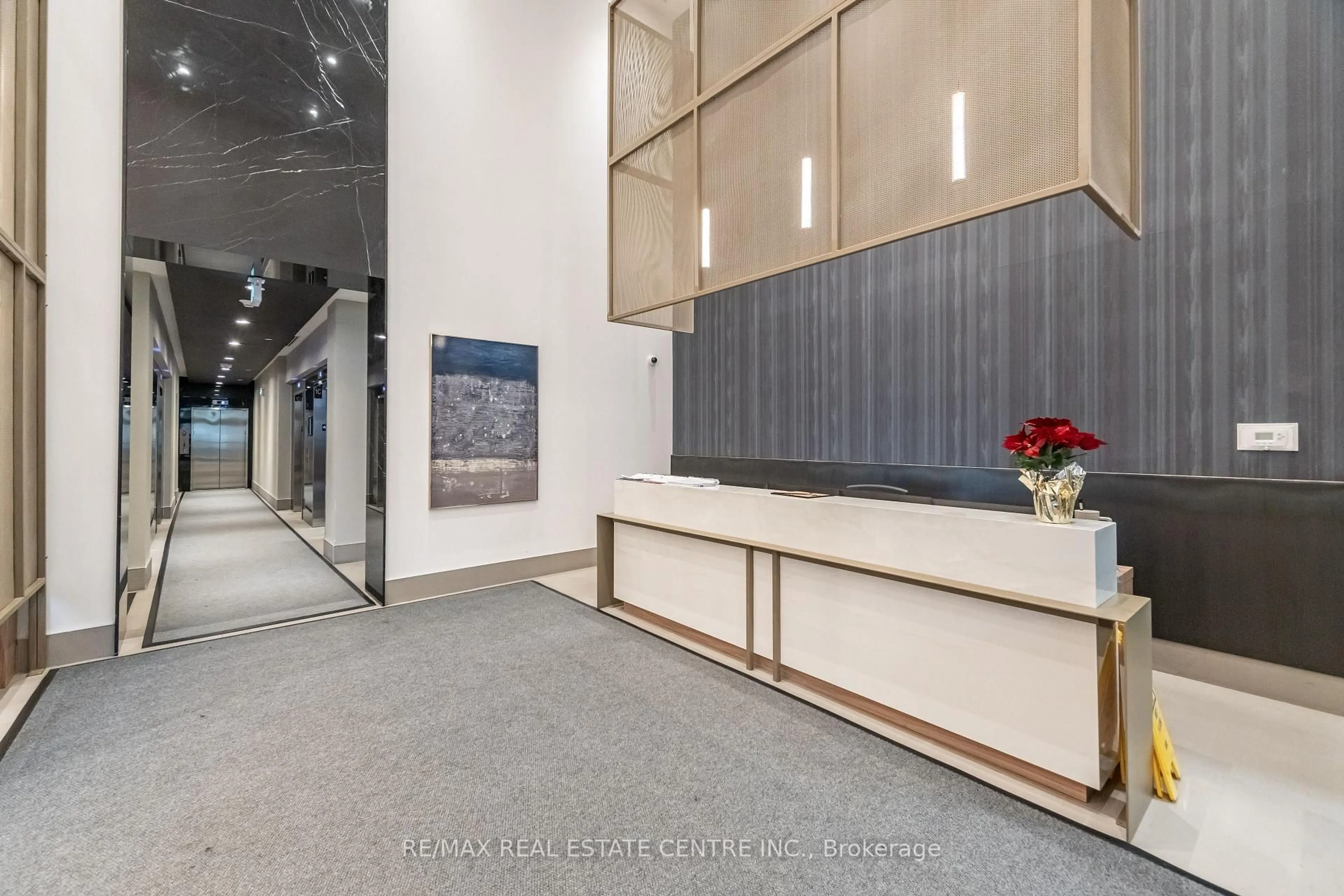 Indoor foyer for 430 Square One Dr #4905, Mississauga Ontario L5B 0L6