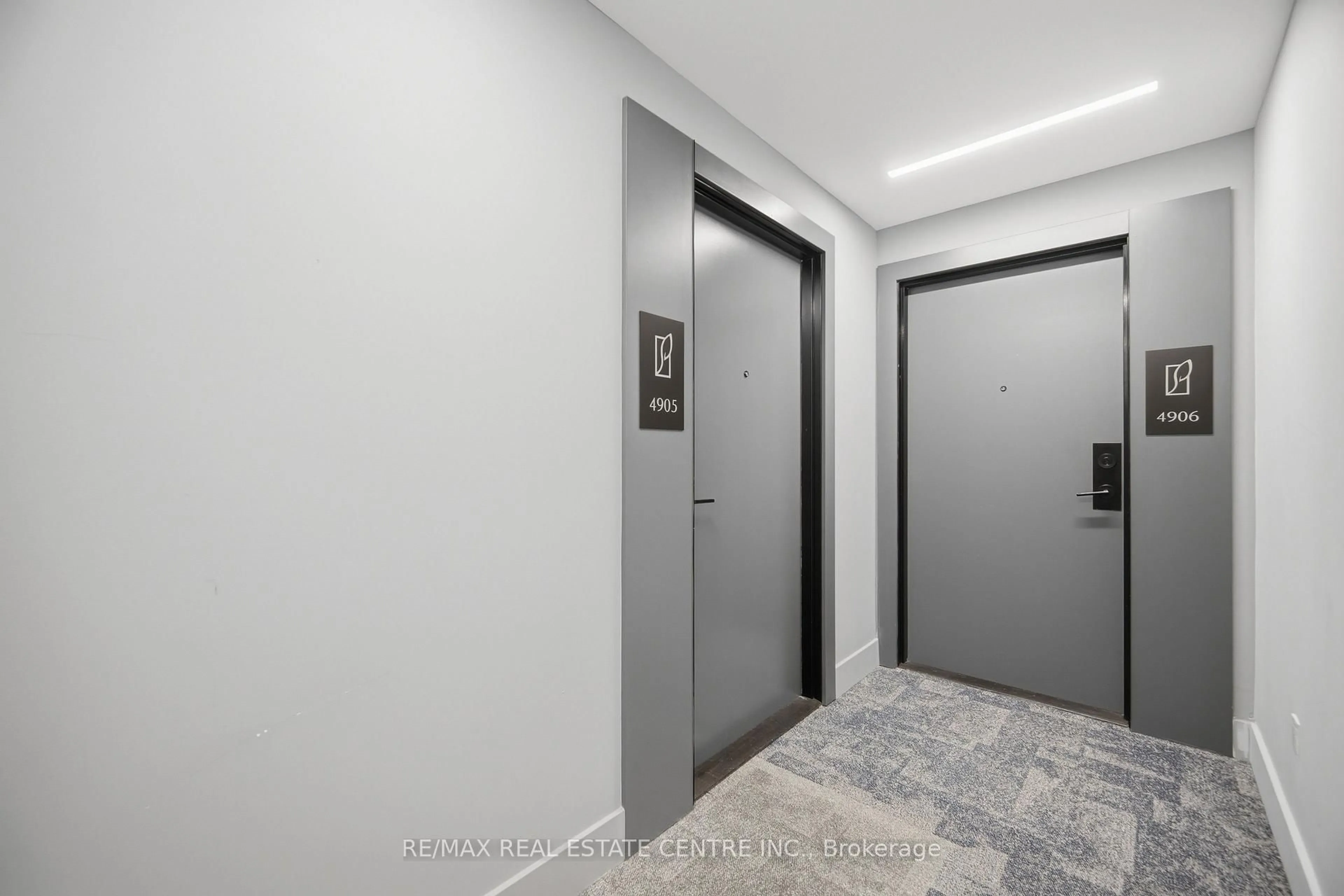 Indoor foyer for 430 Square One Dr #4905, Mississauga Ontario L5B 0L6