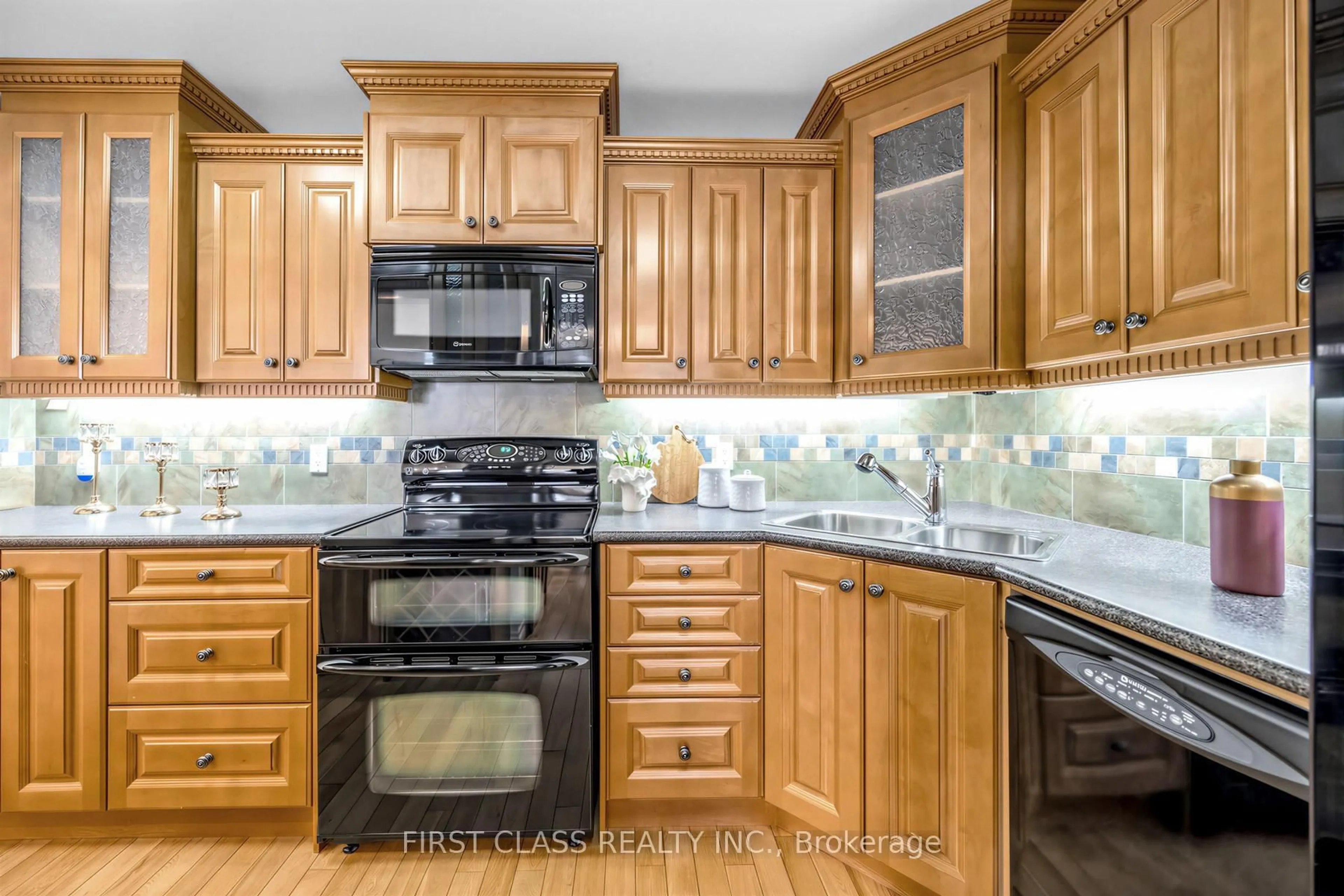 Standard kitchen, ceramic/tile floor for 362 The East Mall Rd #1007, Toronto Ontario M9B 6C4