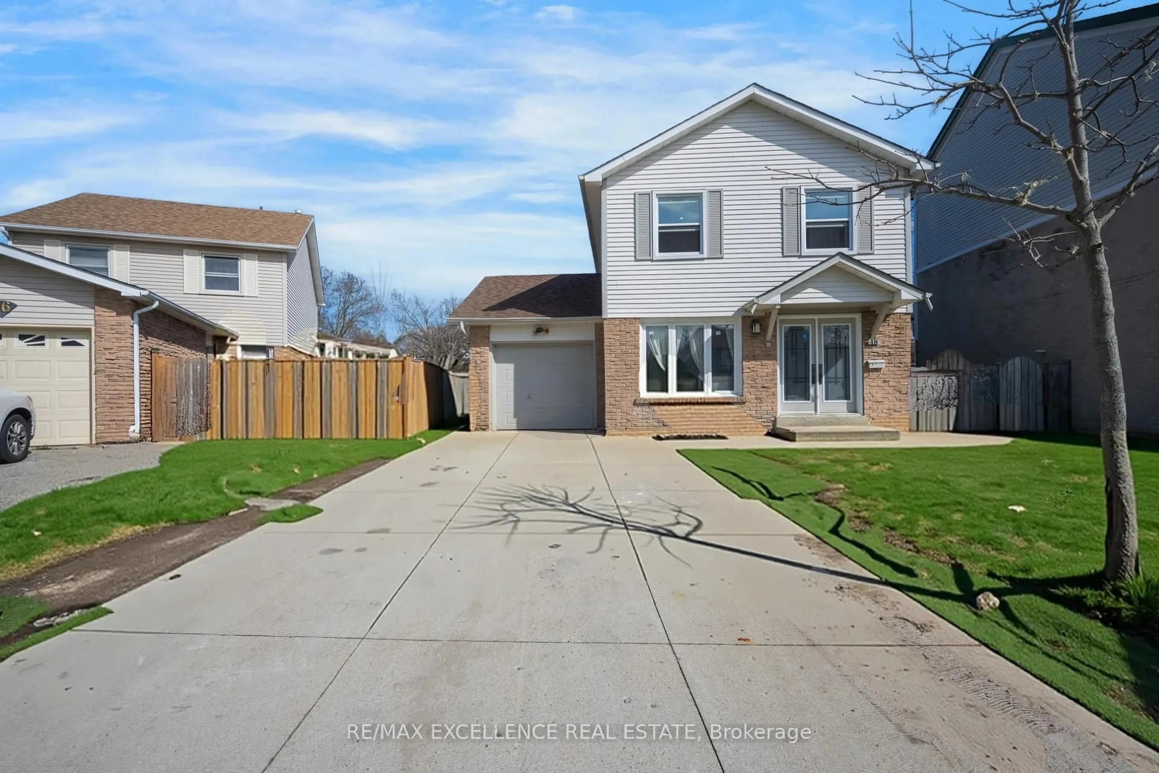 A pic from outside/outdoor area/front of a property/back of a property/a pic from drone, street for 48 Traverston Crt, Brampton Ontario L6Z 1C9