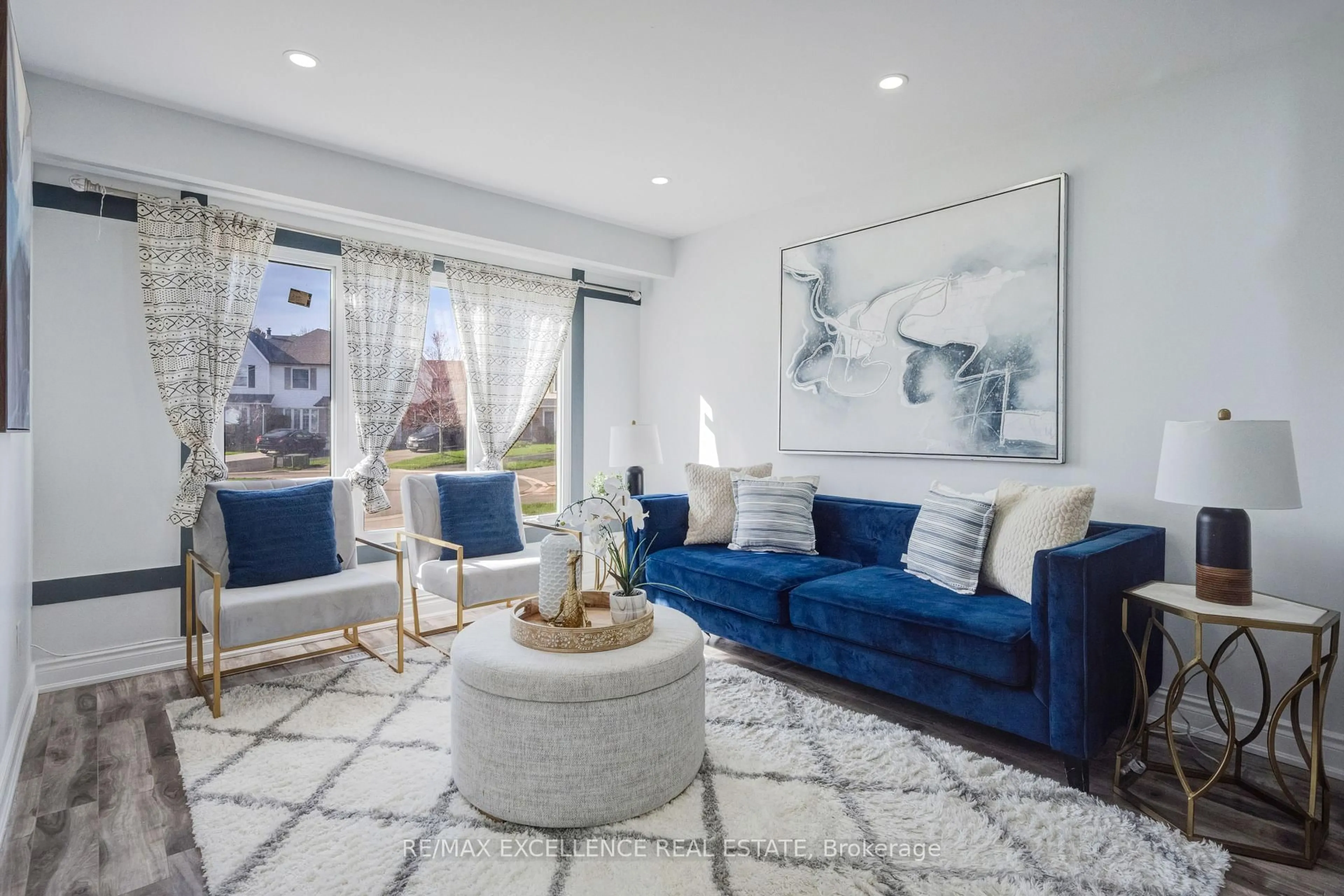 Living room with furniture, unknown for 48 Traverston Crt, Brampton Ontario L6Z 1C9