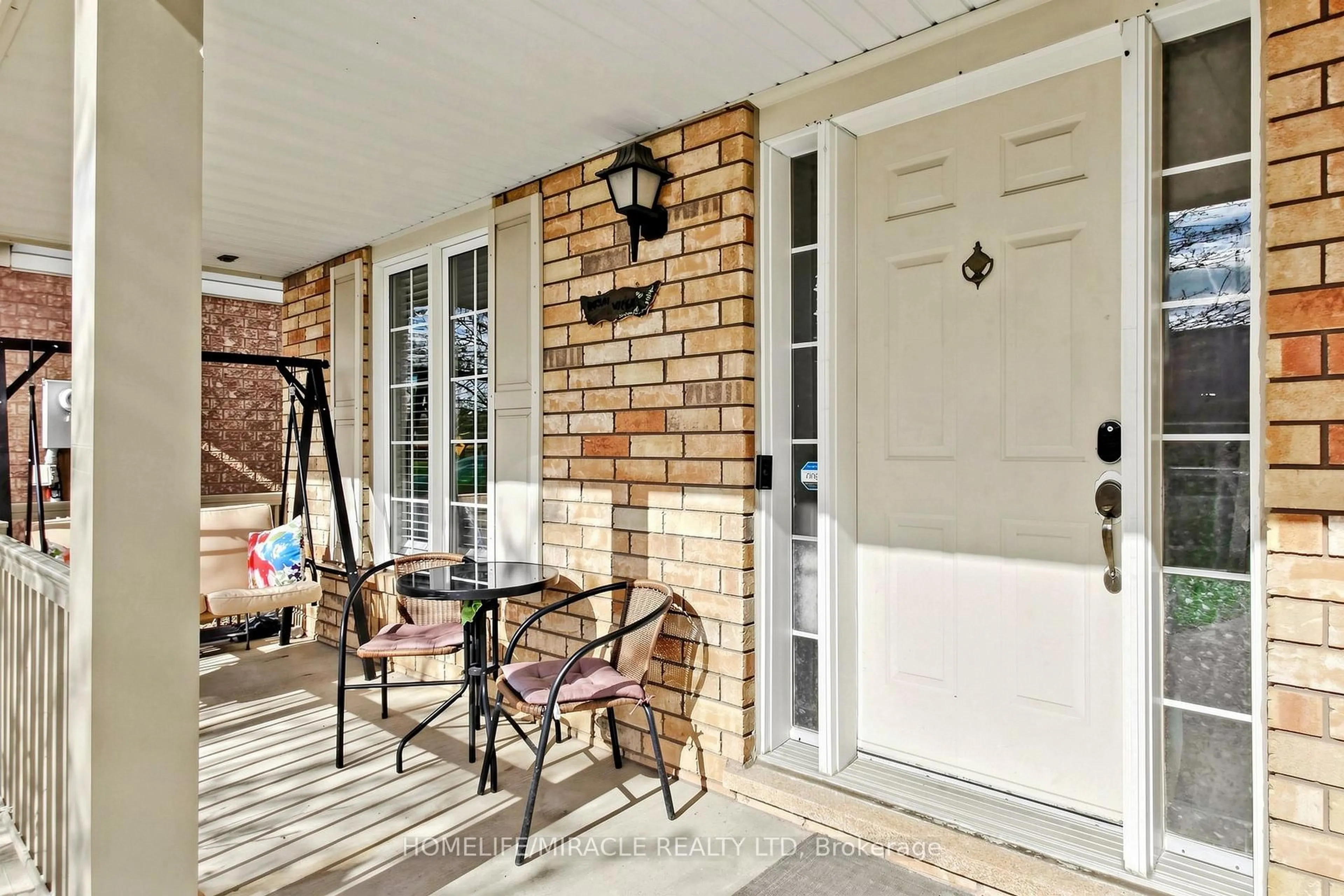 Indoor entryway for 361 Brisdale Dr, Brampton Ontario L7A 3M6