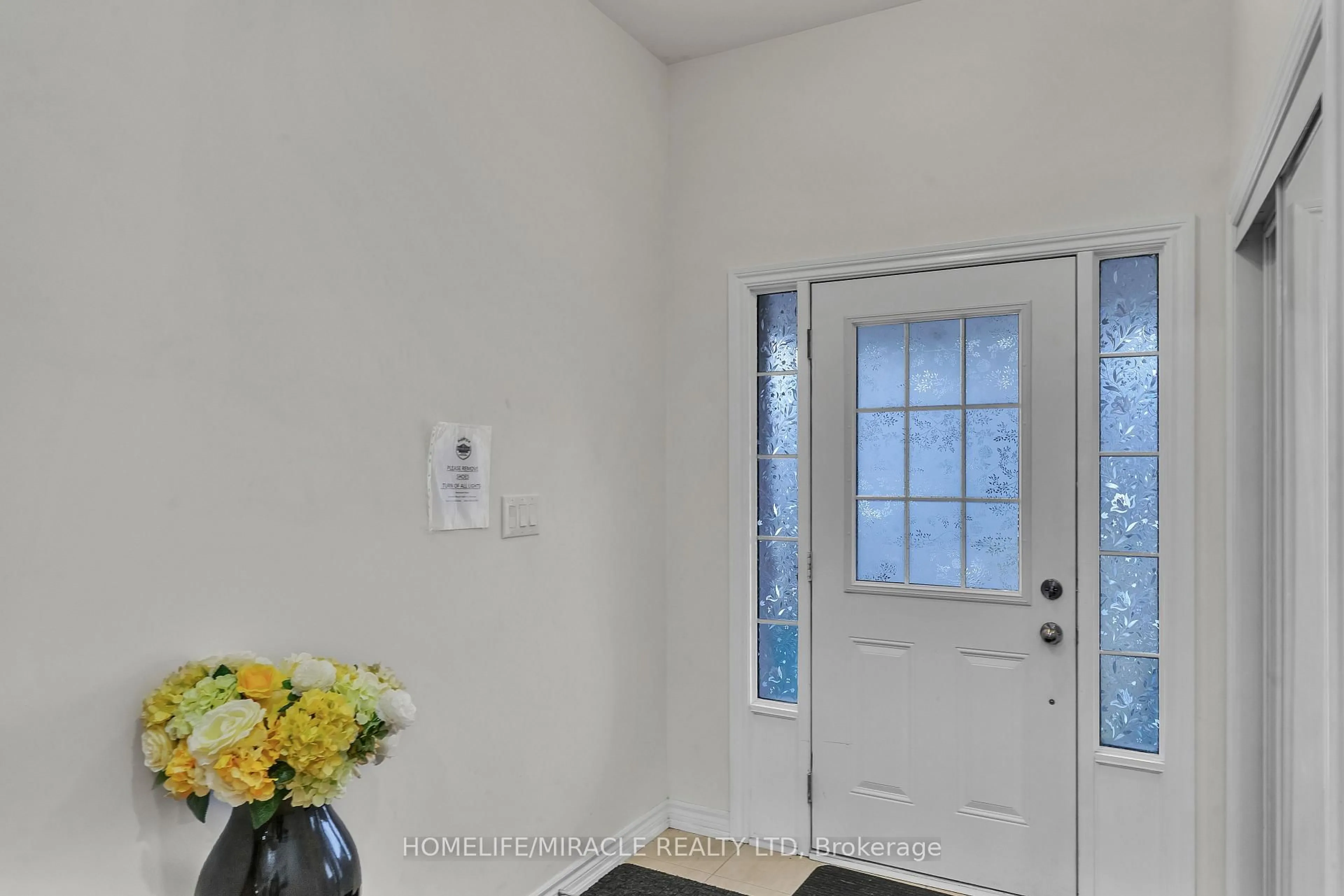 Indoor entryway for 13 Yately St, Brampton Ontario L7A 0G4