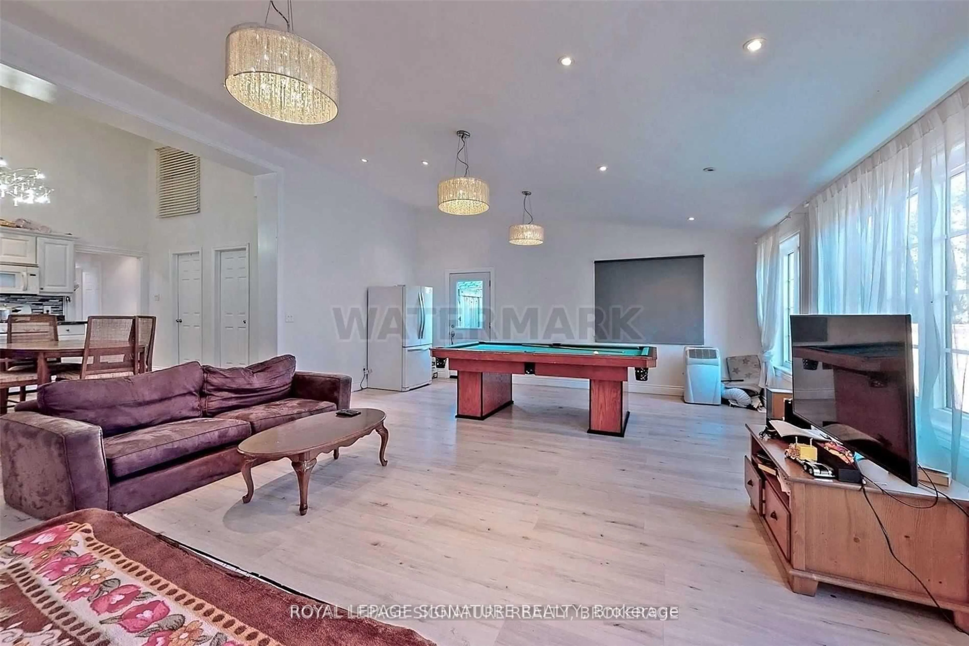 Unknown for 362A Queen St, Mississauga Ontario L5M 1M2