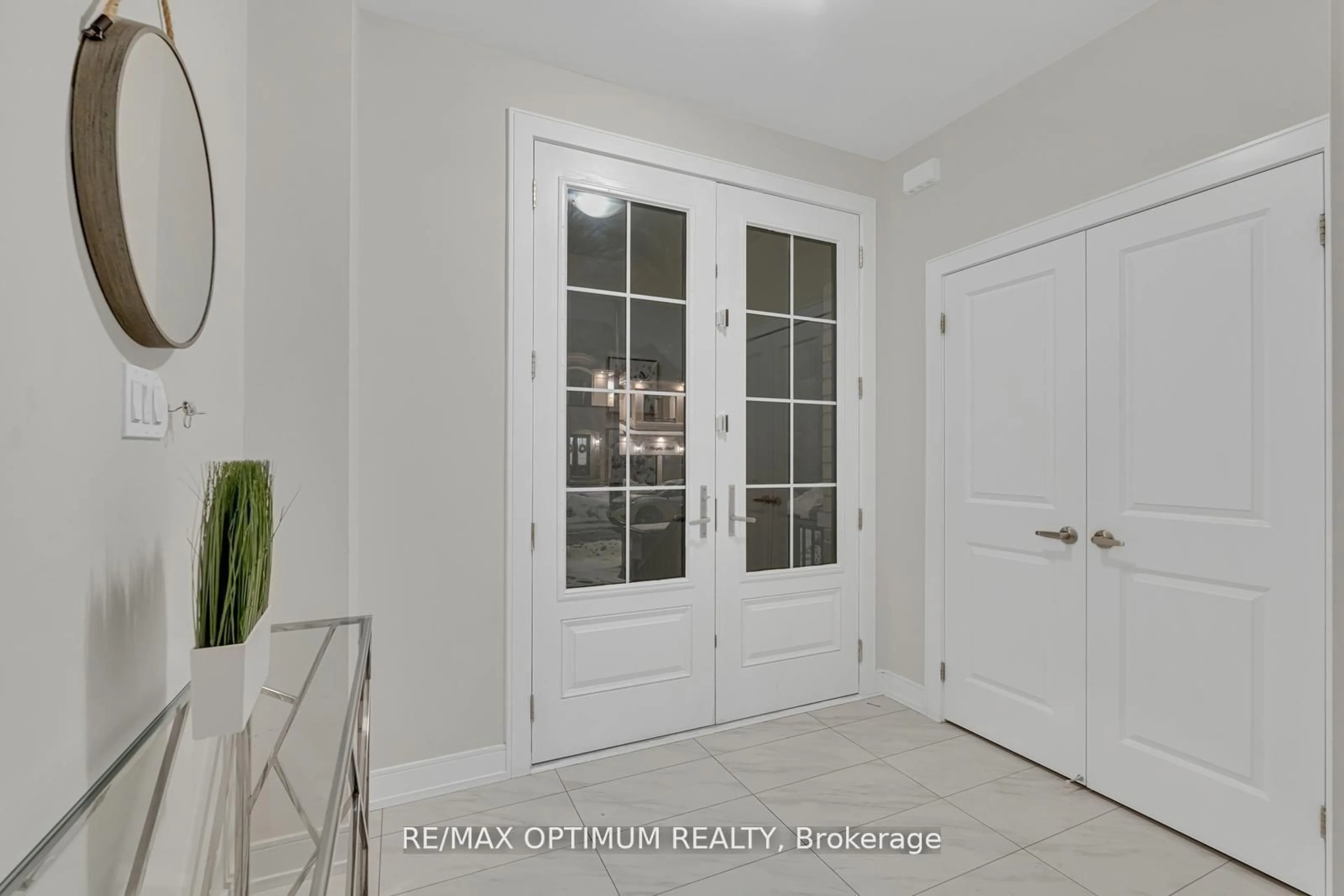 Indoor entryway for 9 Bergin St, Brampton Ontario L6X 0X1