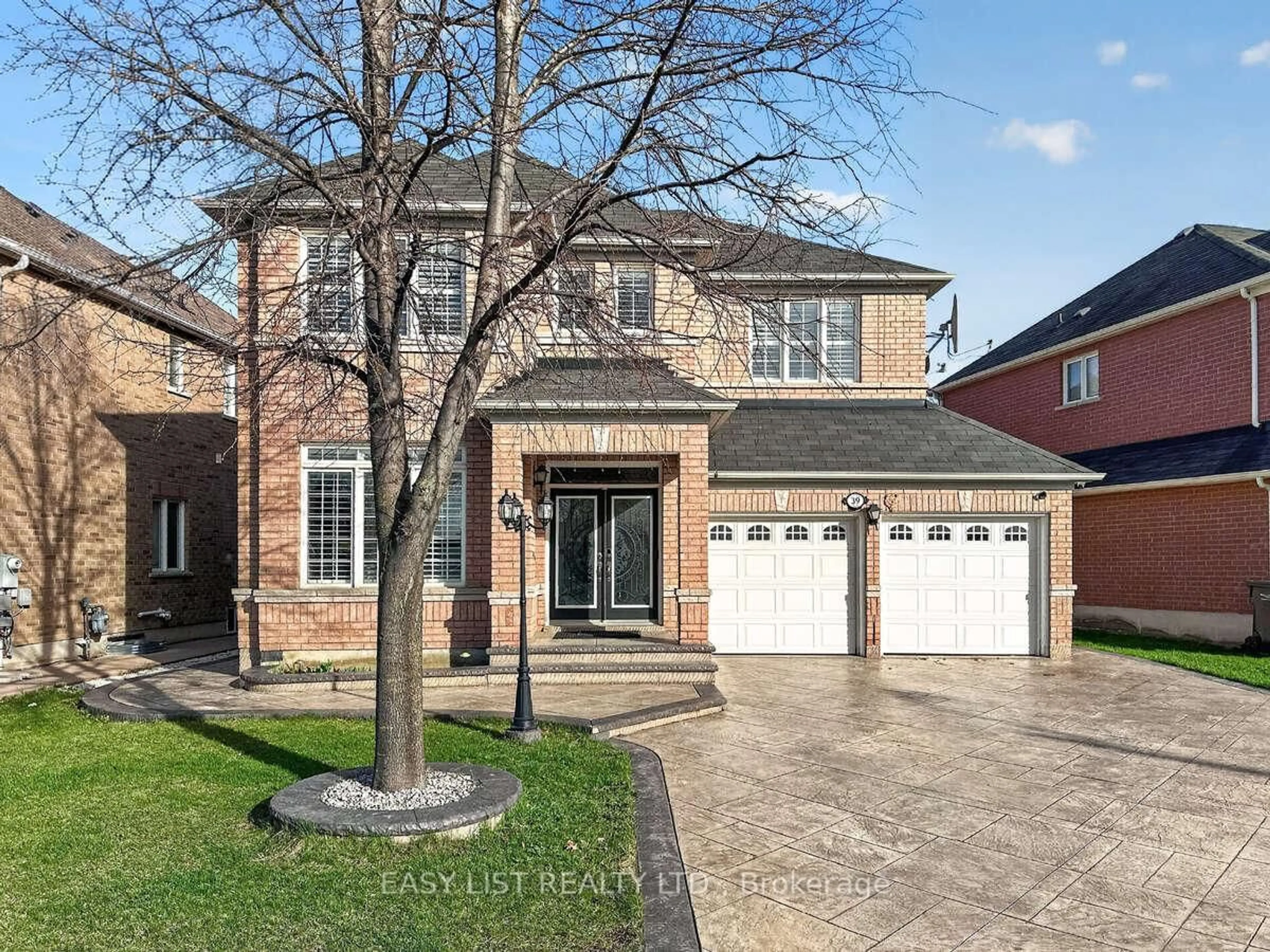 Home with brick exterior material, street for 39 Good Hope Rd, Brampton Ontario L6R 3L6