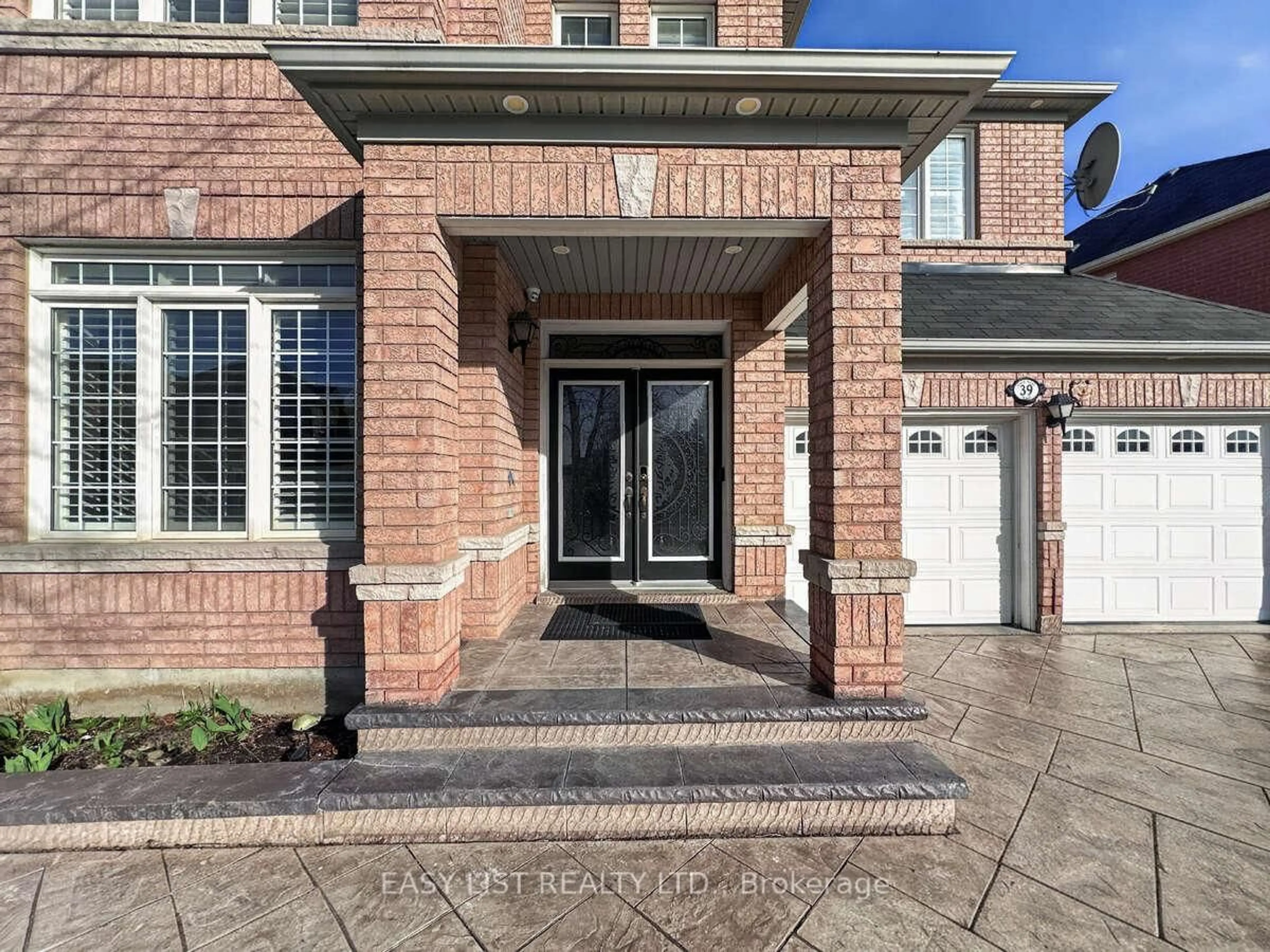 Home with brick exterior material, street for 39 Good Hope Rd, Brampton Ontario L6R 3L6