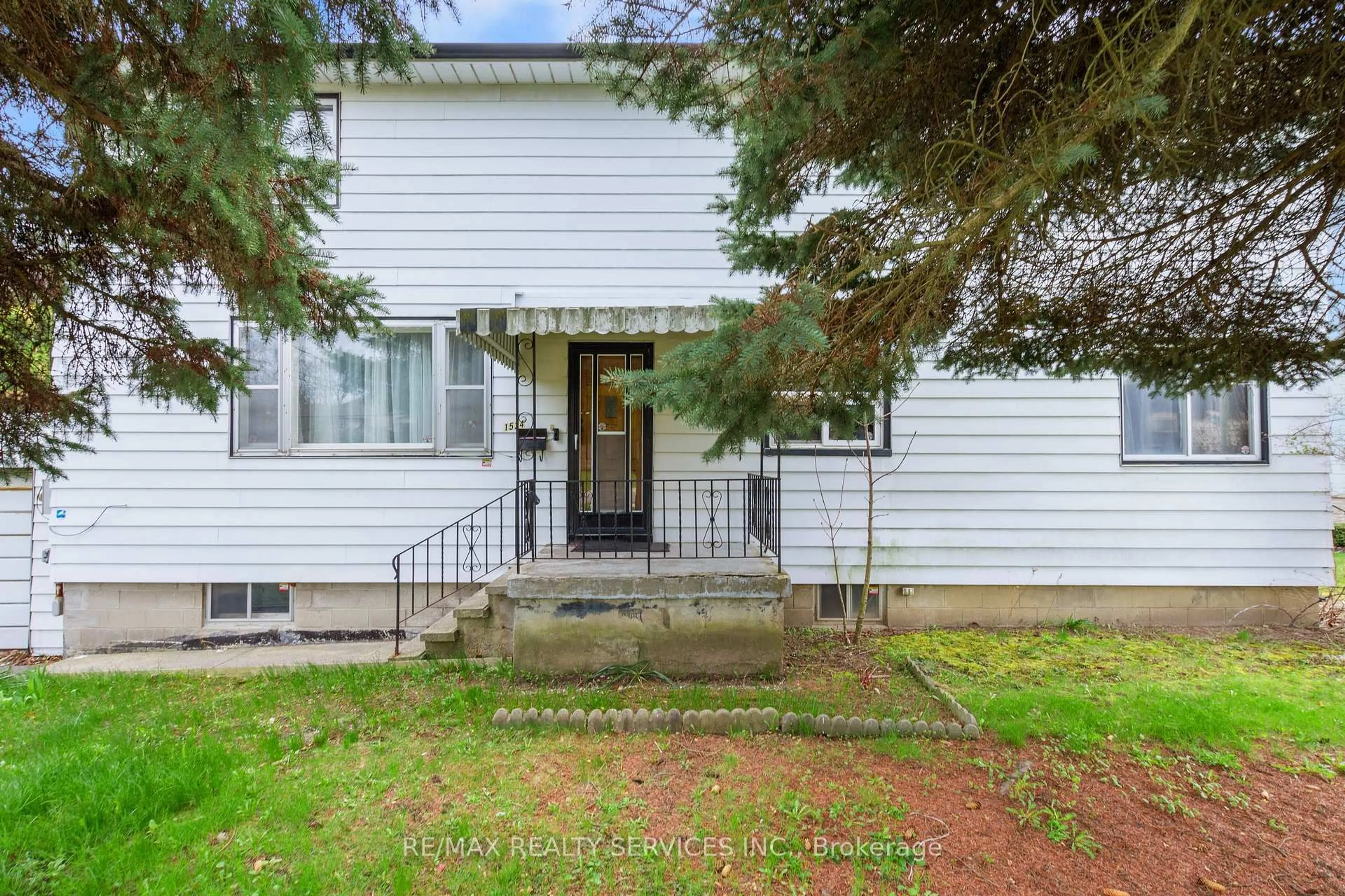 Unknown for 1524 Indian Grve, Mississauga Ontario L5H 2S6