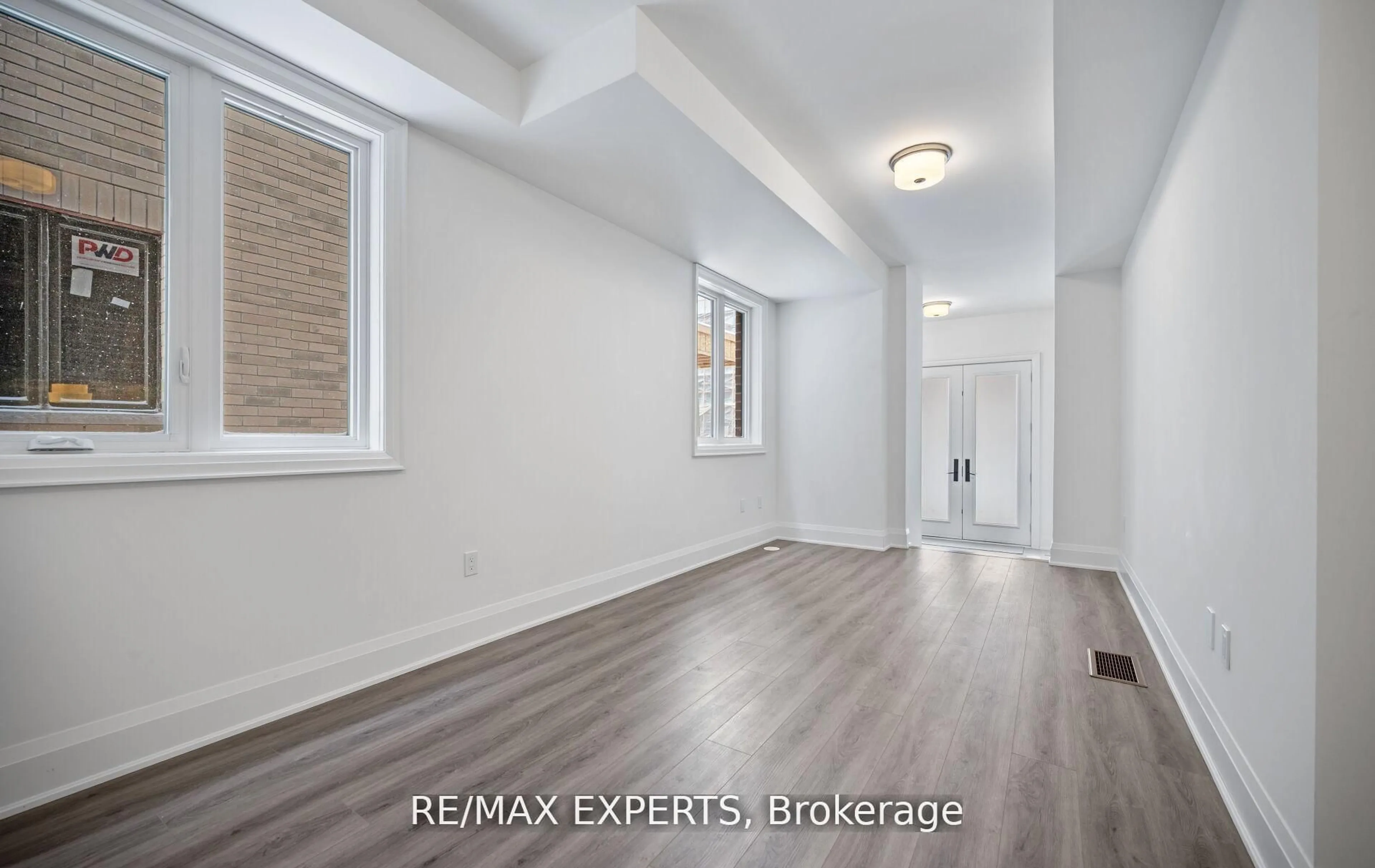 A pic of a room for 3304 Azam Way, Oakville Ontario L6M 4K1