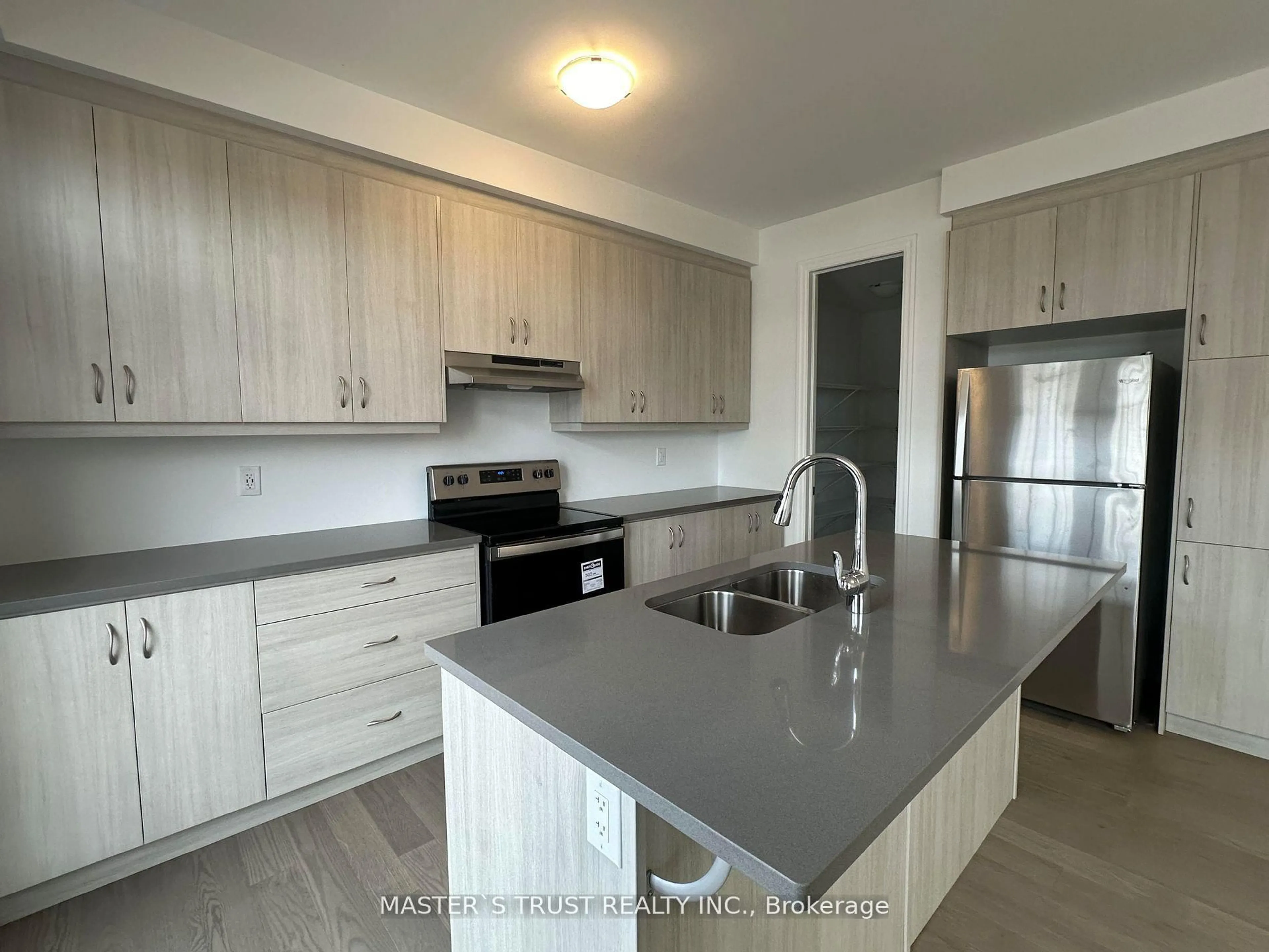 Open concept kitchen, unknown for 1415 William Halton Pkwy, Oakville Ontario L6M 5N8