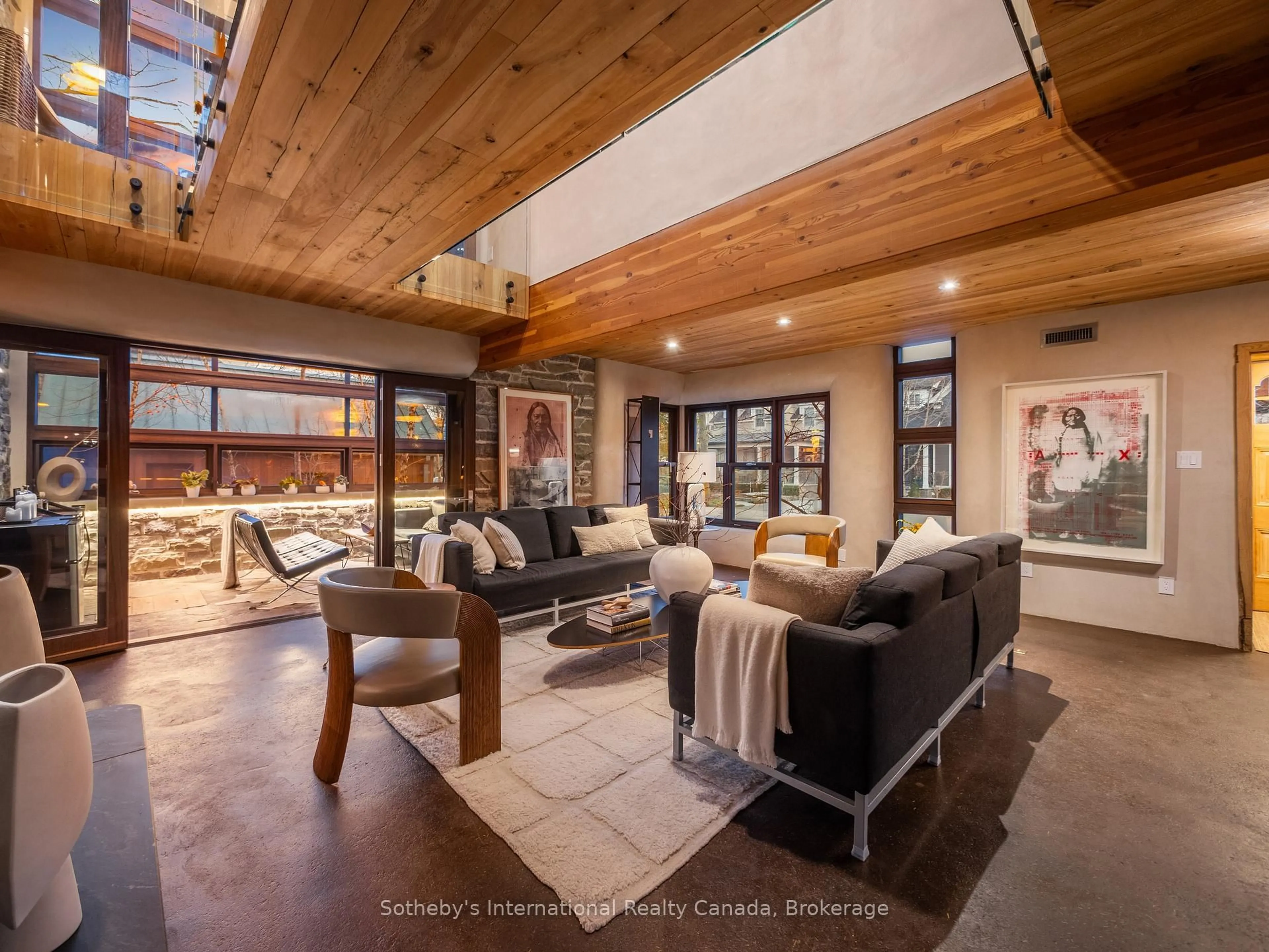 Living room with furniture, unknown for 55 Chisholm St, Oakville Ontario L6K 3H6