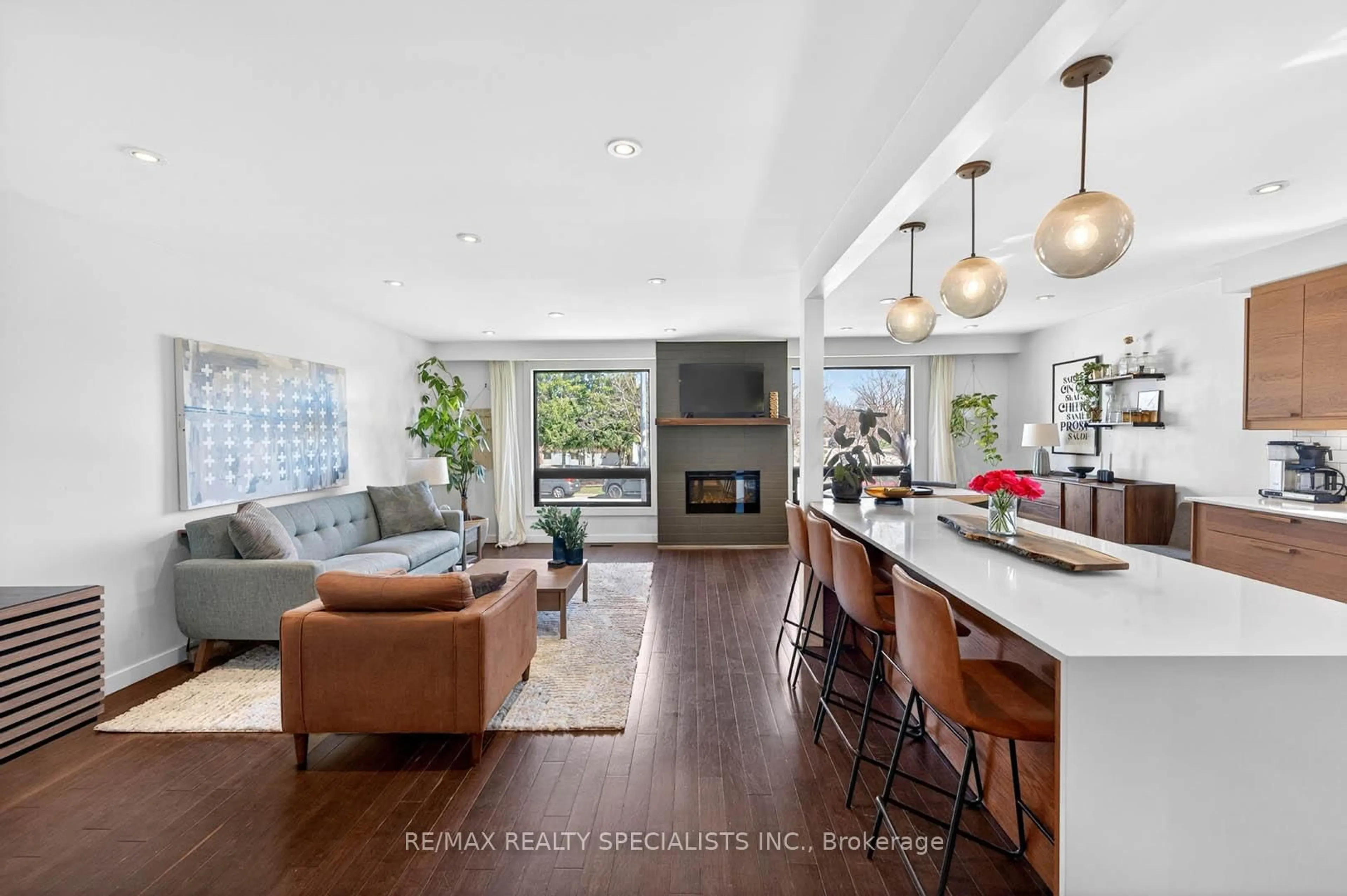 Open concept kitchen, unknown for 2601 Windjammer Rd, Mississauga Ontario L5L 1H7