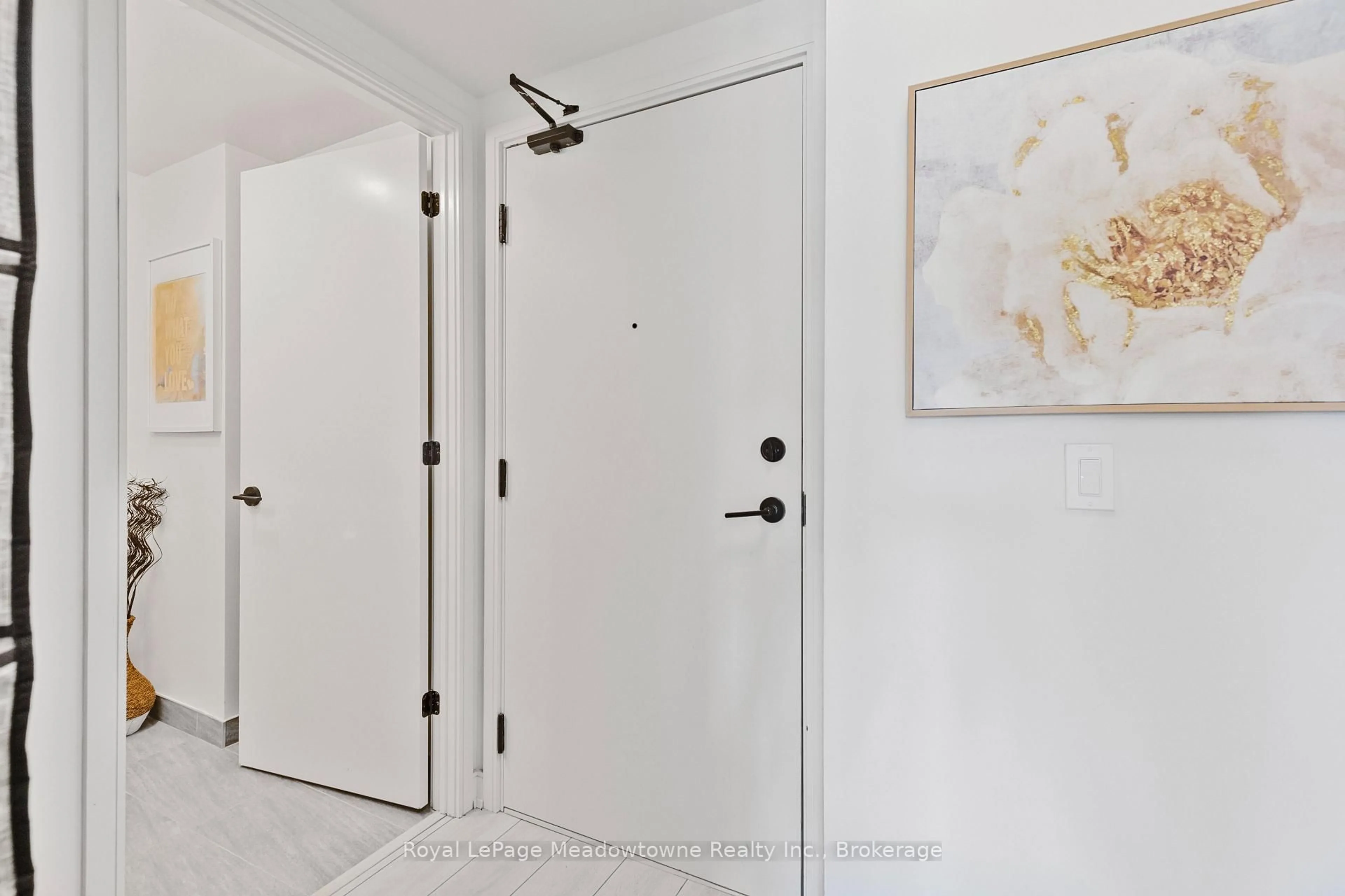 Indoor entryway for 8010 Derry Rd #TH 107, Milton Ontario L9T 2X5