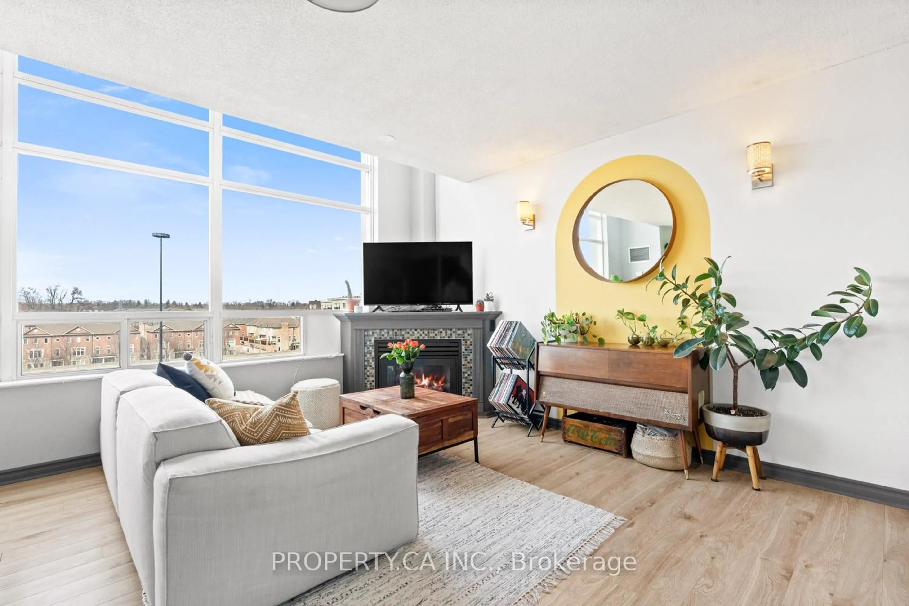 Living room with furniture, unknown for 200 Manitoba St #421, Toronto Ontario M8Y 3Y9