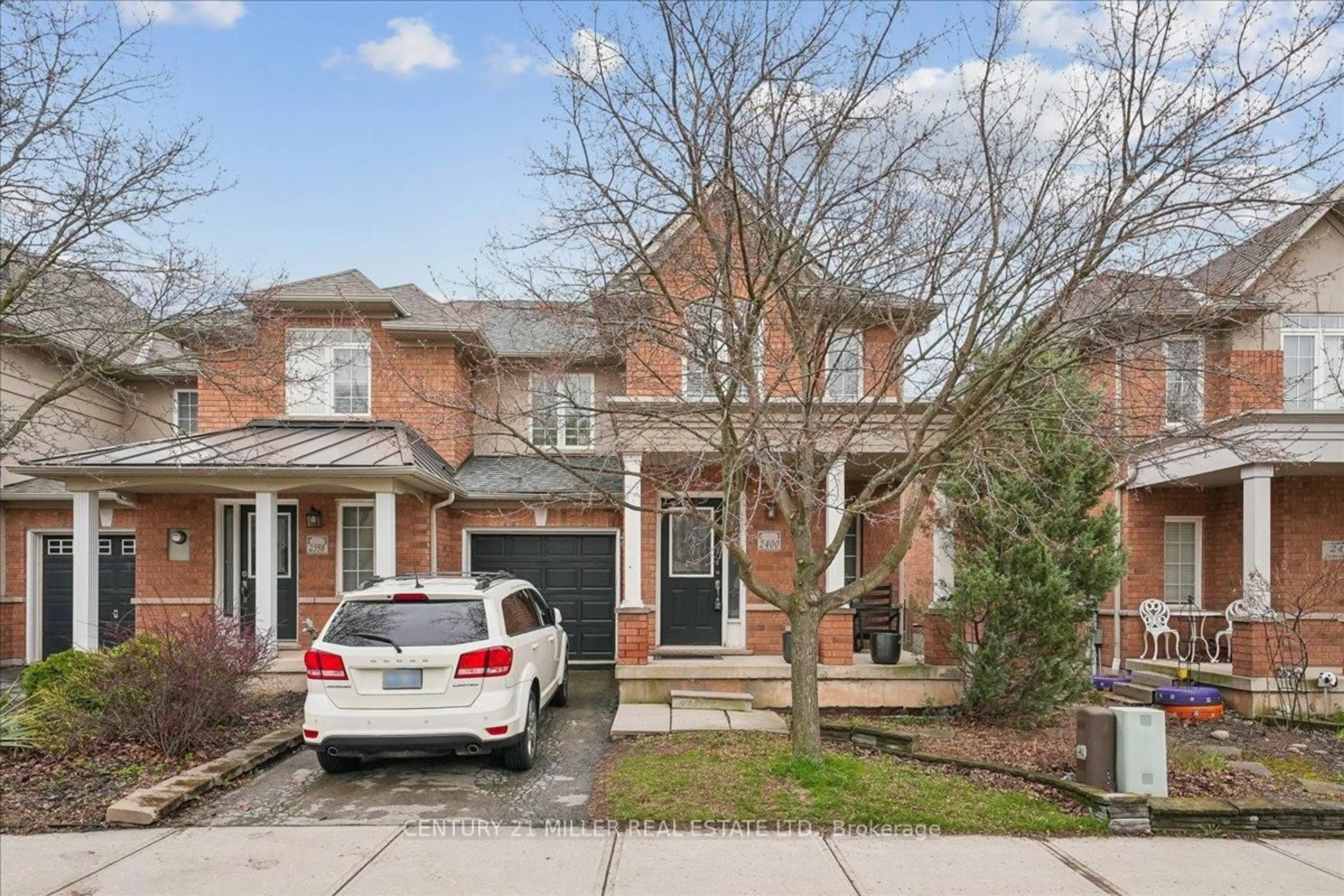 Home with brick exterior material, street for 2400 Sequoia Way, Oakville Ontario L6M 4Z7