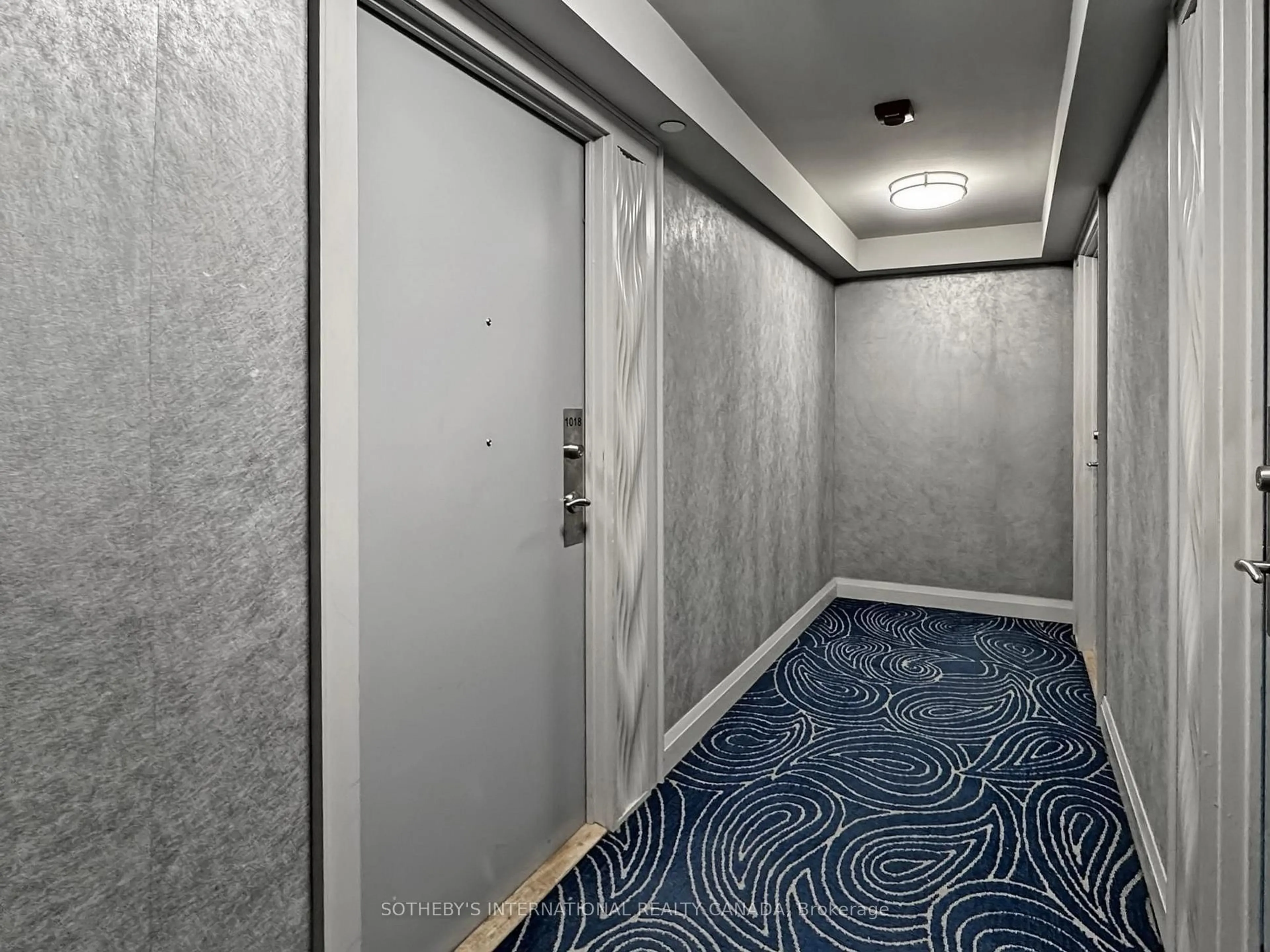 Indoor foyer for 80 Esther Lorrie Dr #1018, Toronto Ontario M9W 0C6