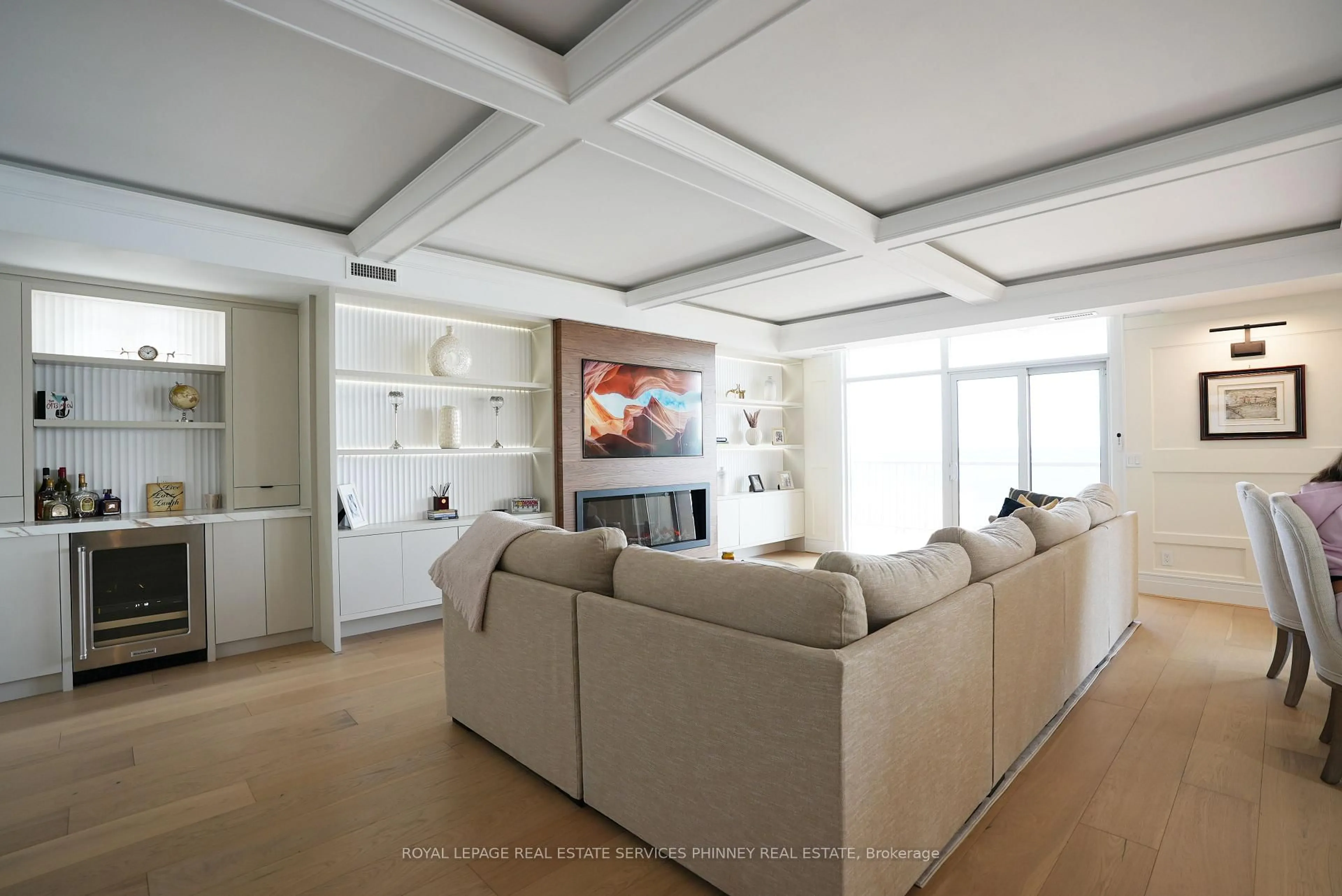 Living room with furniture, unknown for 1477 Lakeshore Rd #904, Burlington Ontario L7S 1B5