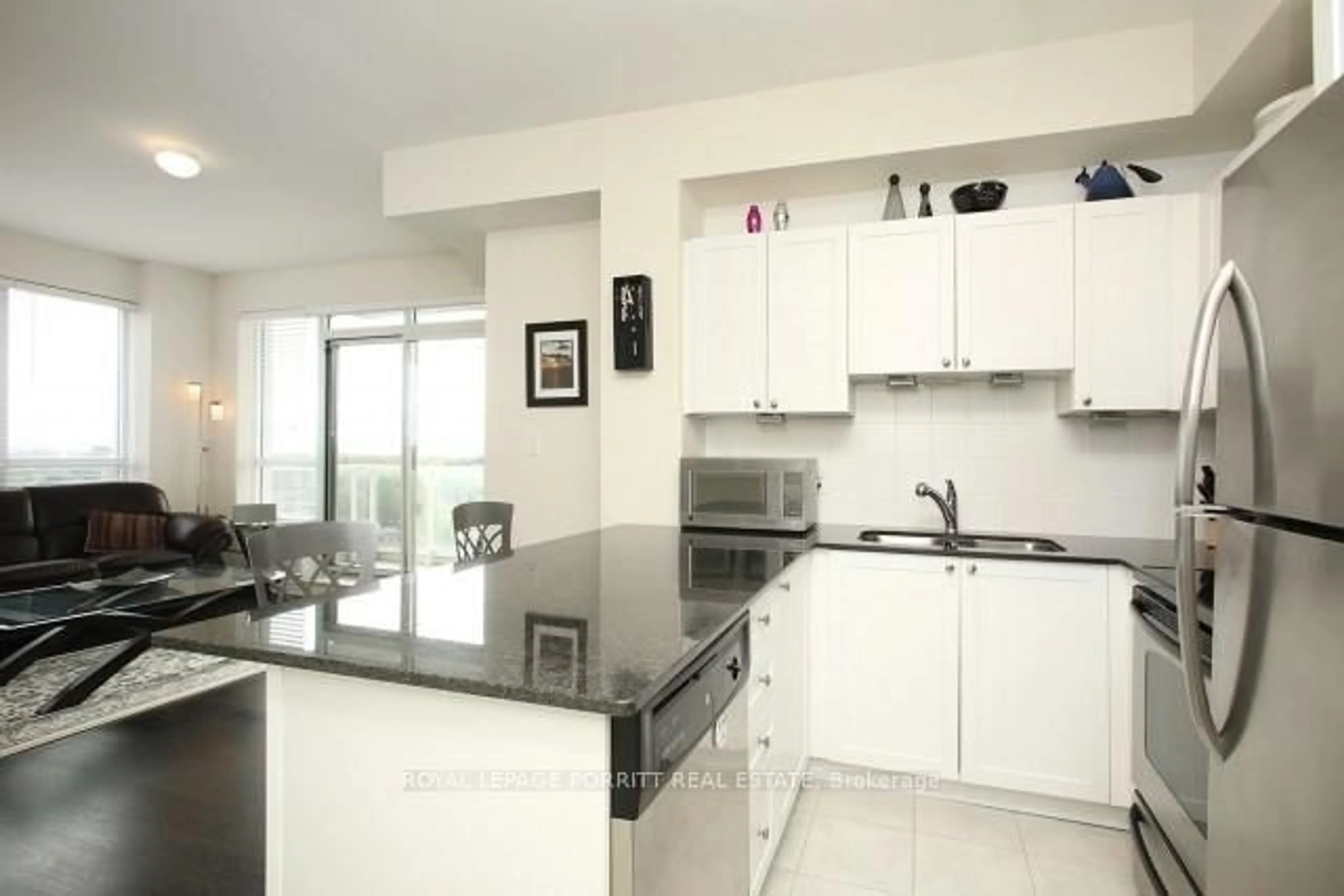 Standard kitchen, ceramic/tile floor for 3865 Lake Shore Blvd #1109, Toronto Ontario M8W 0A2