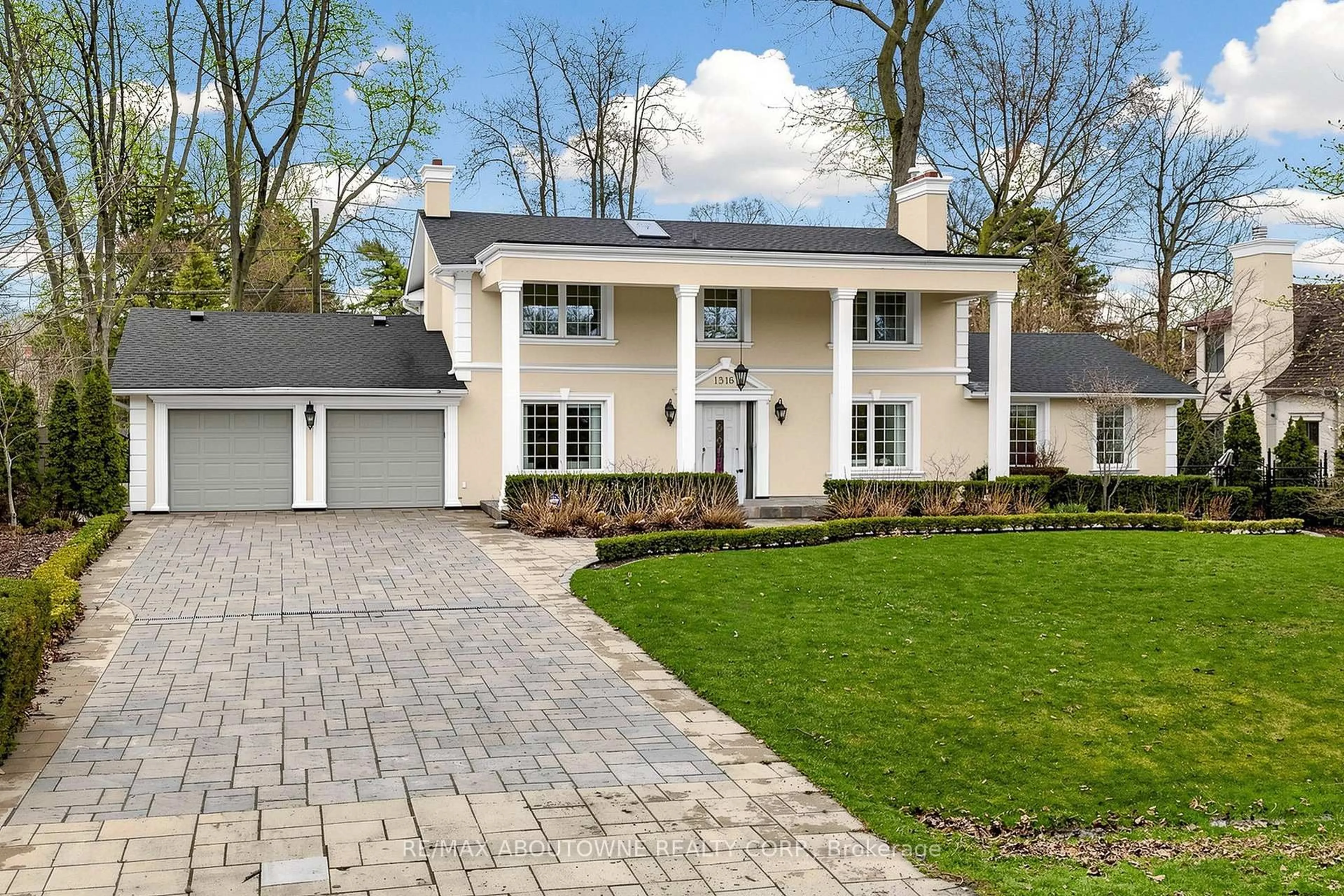 Home with brick exterior material, street for 1316 Cambridge Dr, Oakville Ontario L6J 1S3