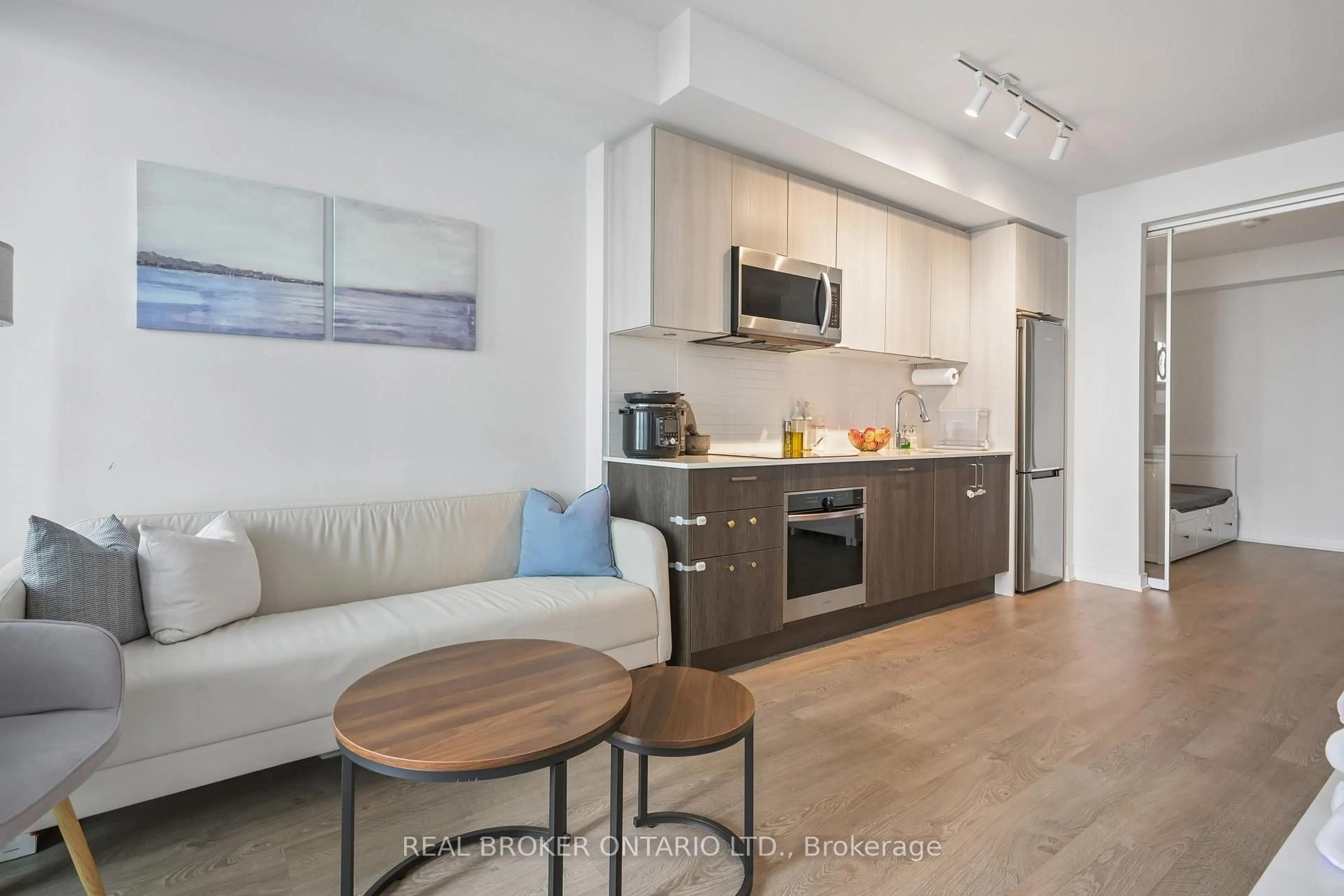 Open concept kitchen, unknown for 1926 Lakeshore Blvd #3807, Toronto Ontario M6S 1A1