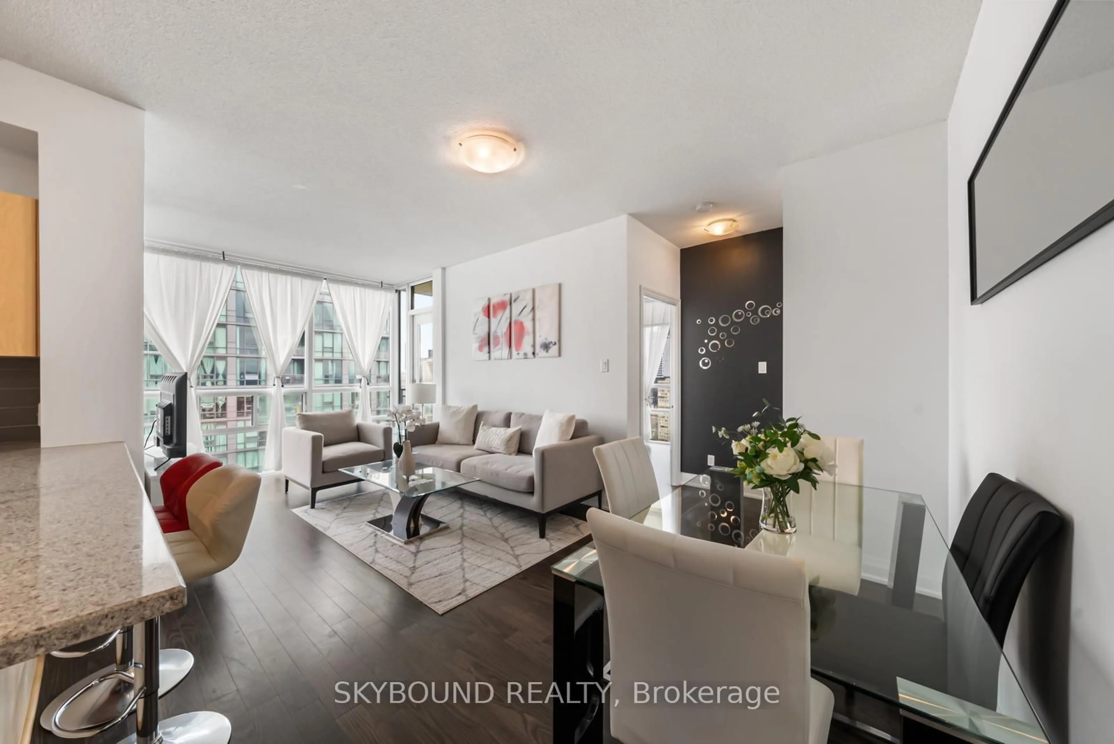 Living room with furniture, unknown for 3515 Kariya Dr #3009, Mississauga Ontario L5B 0C1