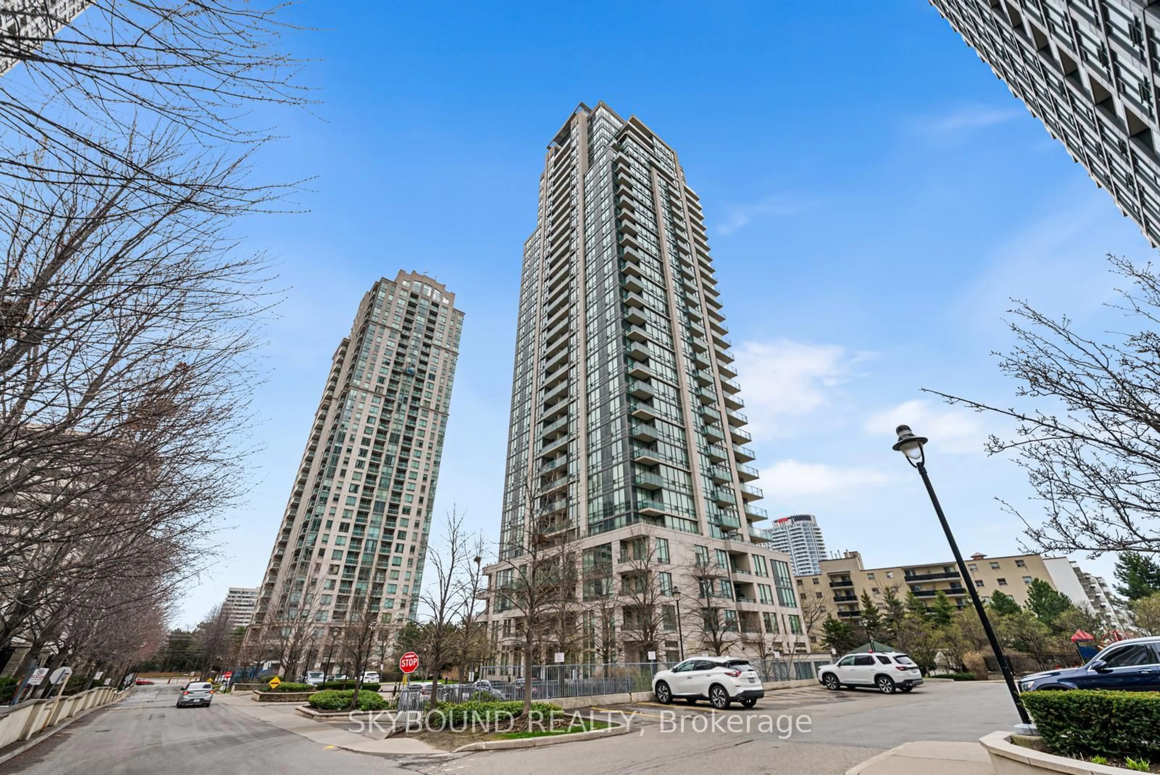 A pic from outside/outdoor area/front of a property/back of a property/a pic from drone, city buildings view from balcony for 3515 Kariya Dr #3009, Mississauga Ontario L5B 0C1