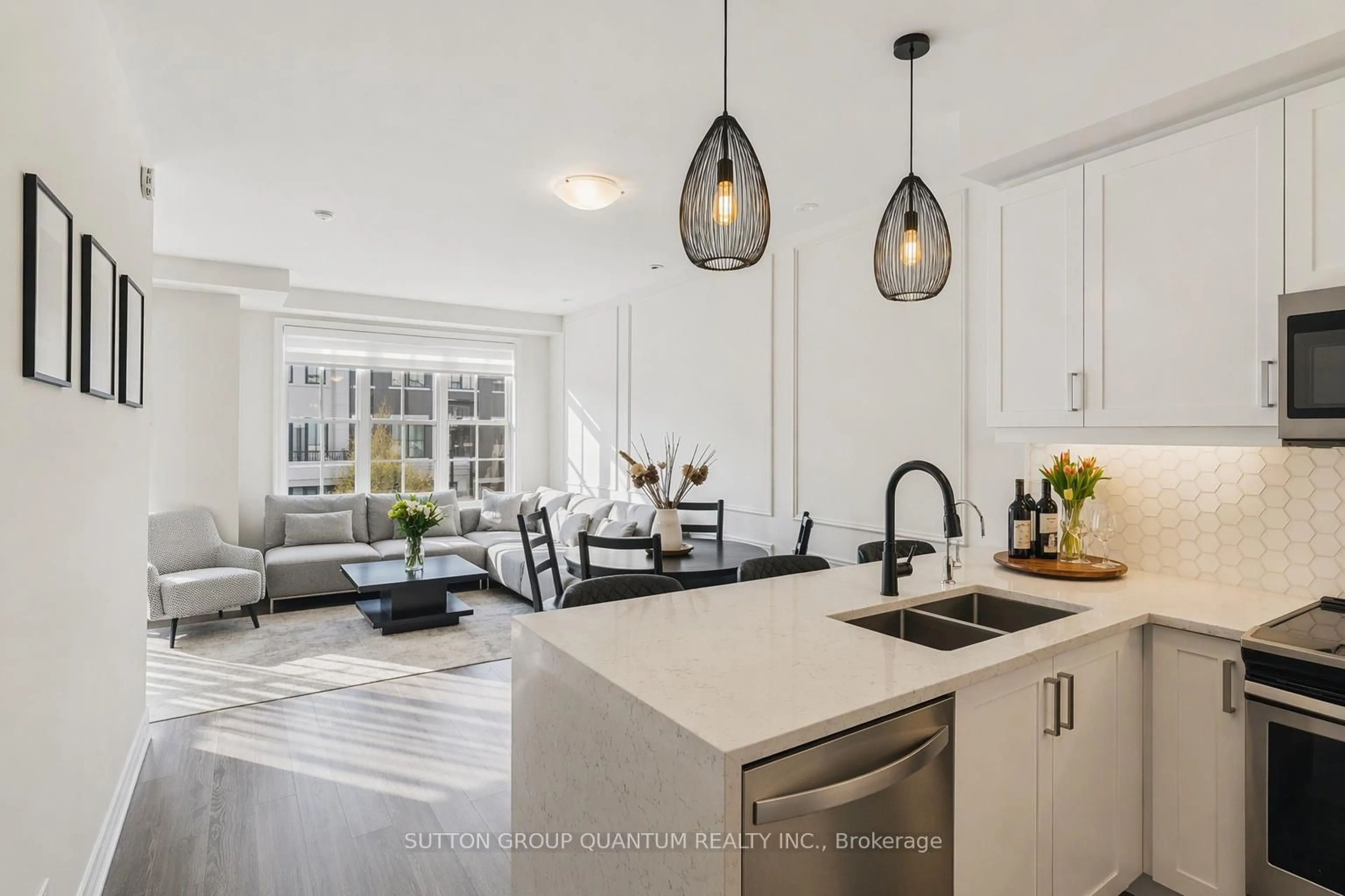 Open concept kitchen, unknown for 652 Cricklewood Dr #220, Mississauga Ontario L5E 0B7