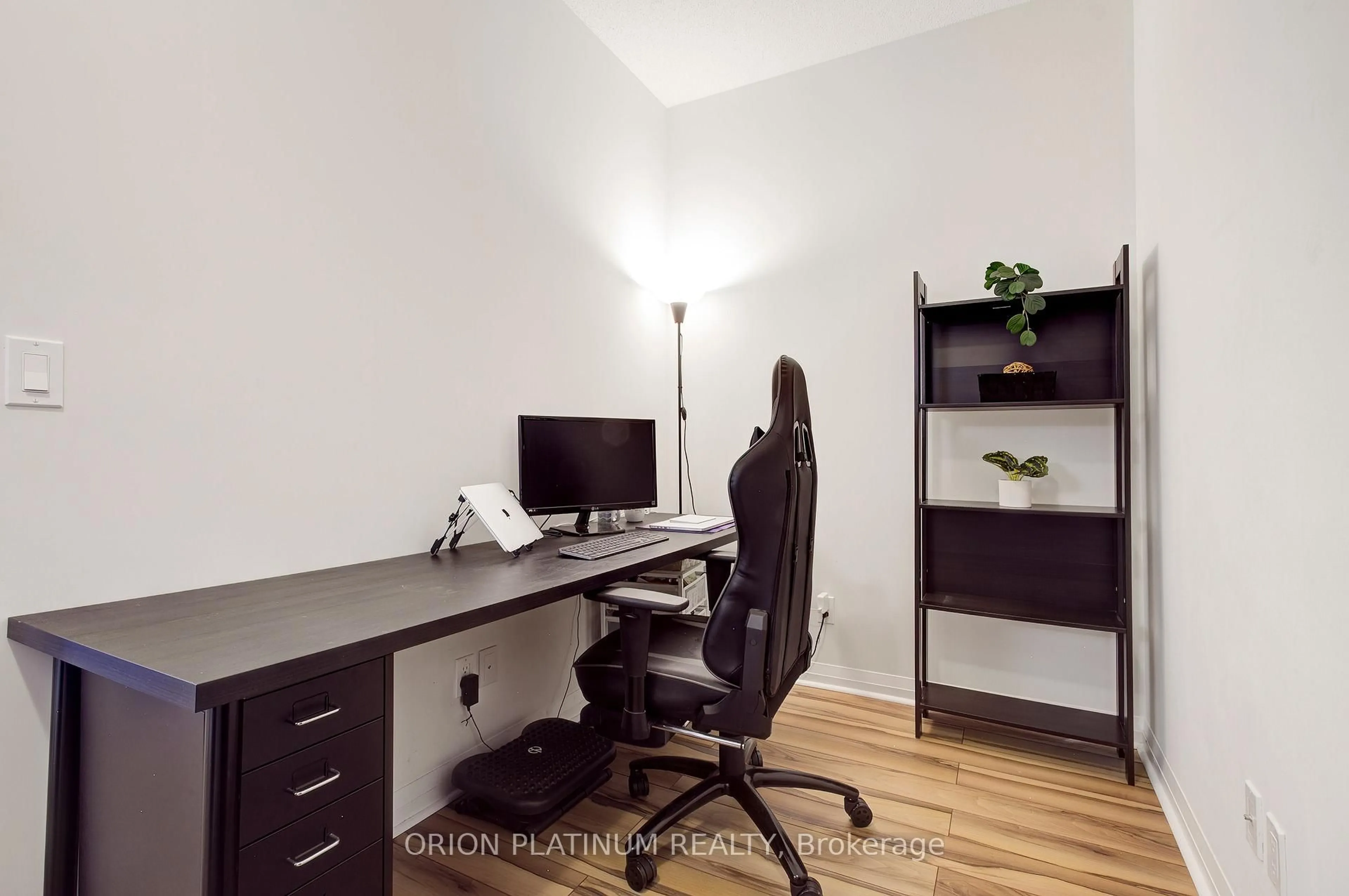 A pic of a room for 55 Eglington Ave #2003, Mississauga Ontario L5R 0E4