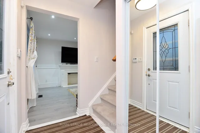 825 North Service Rd, Mississauga 5