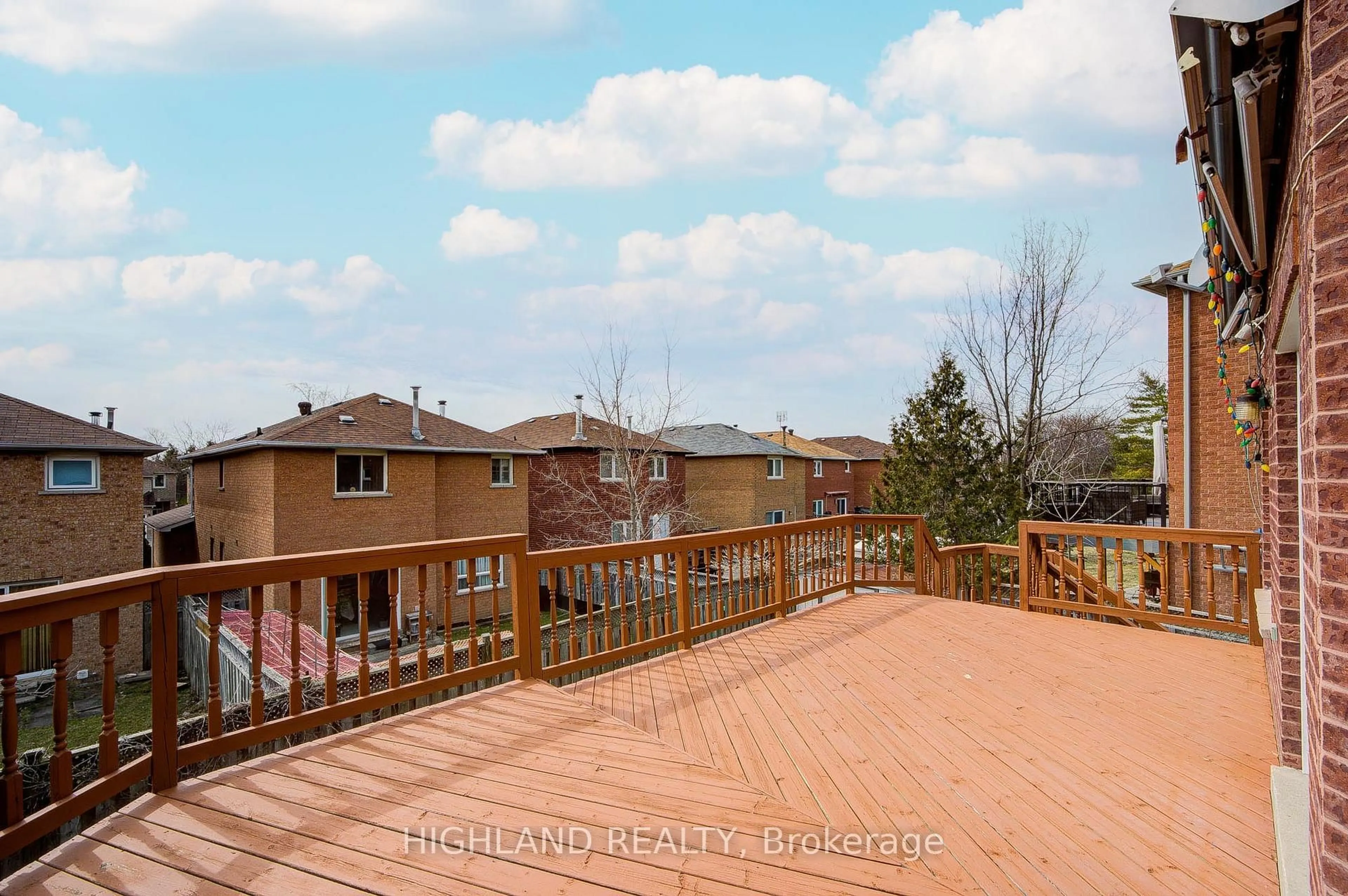Patio, water/lake/river/ocean view for 4802 Wild Rose St, Mississauga Ontario L5M 5M7