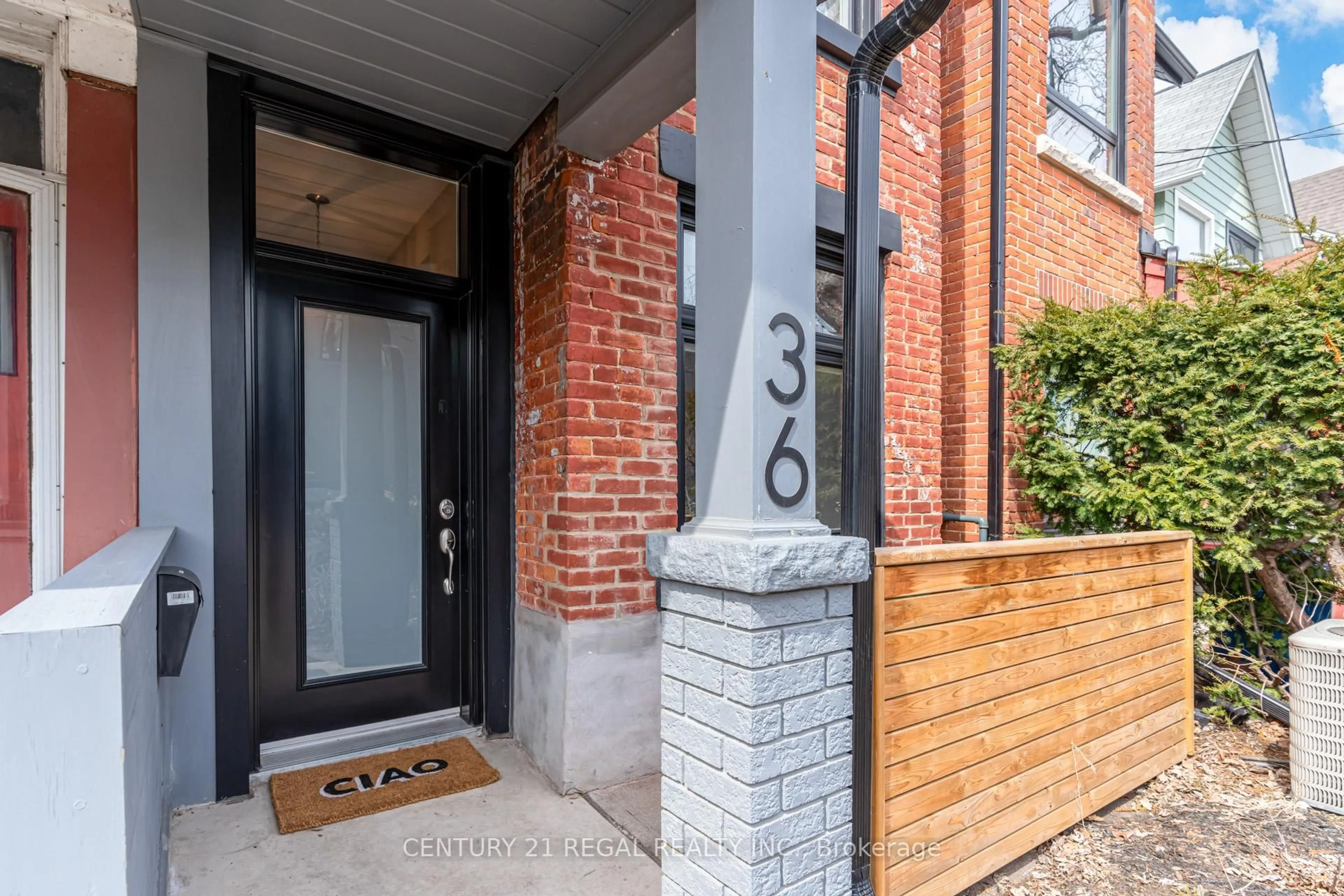 Unknown for 36 Golden Ave, Toronto Ontario M6R 2J4