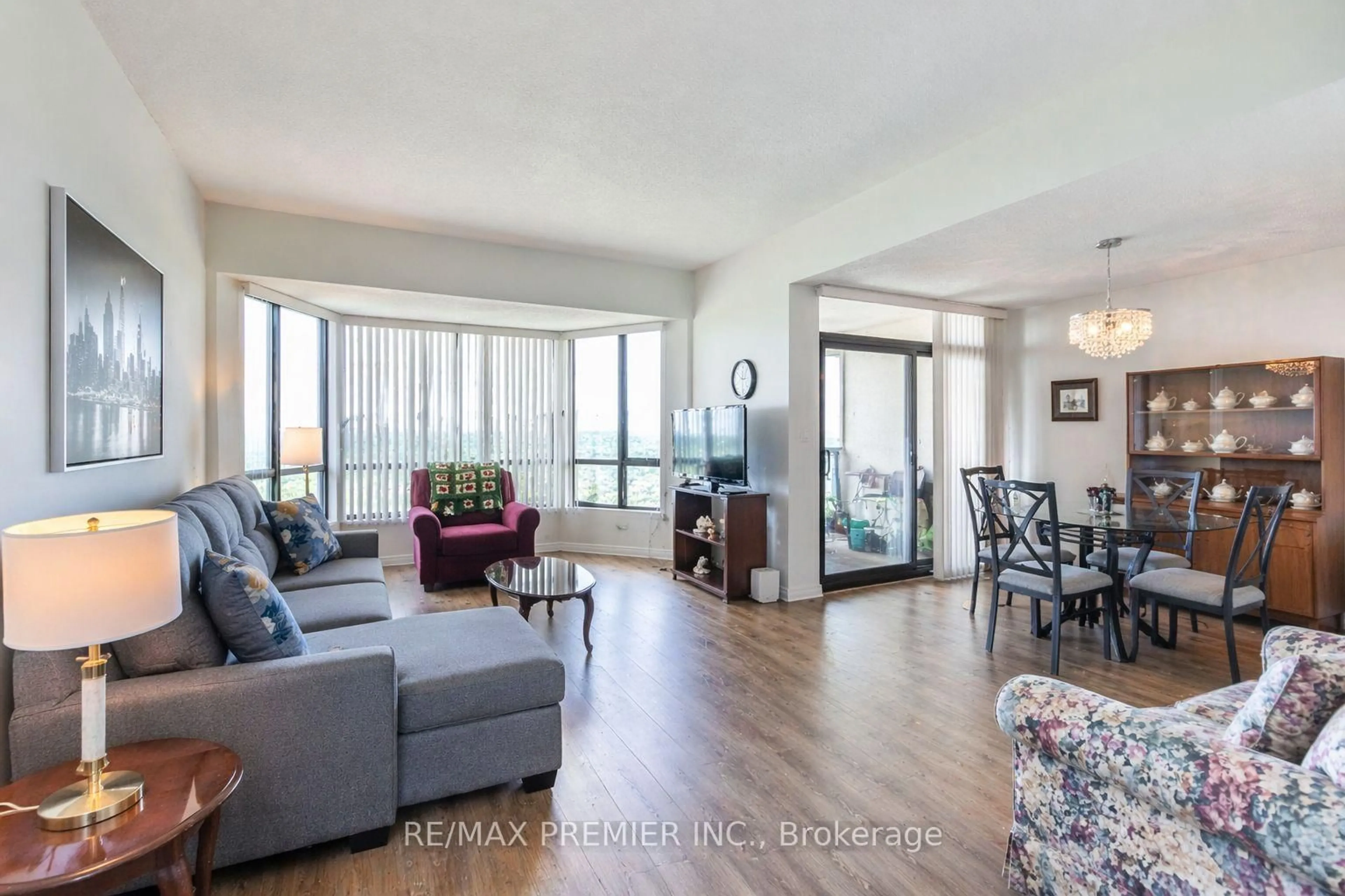 Living room with furniture, unknown for 1333 Bloor St #2508, Mississauga Ontario L4Y 3T6