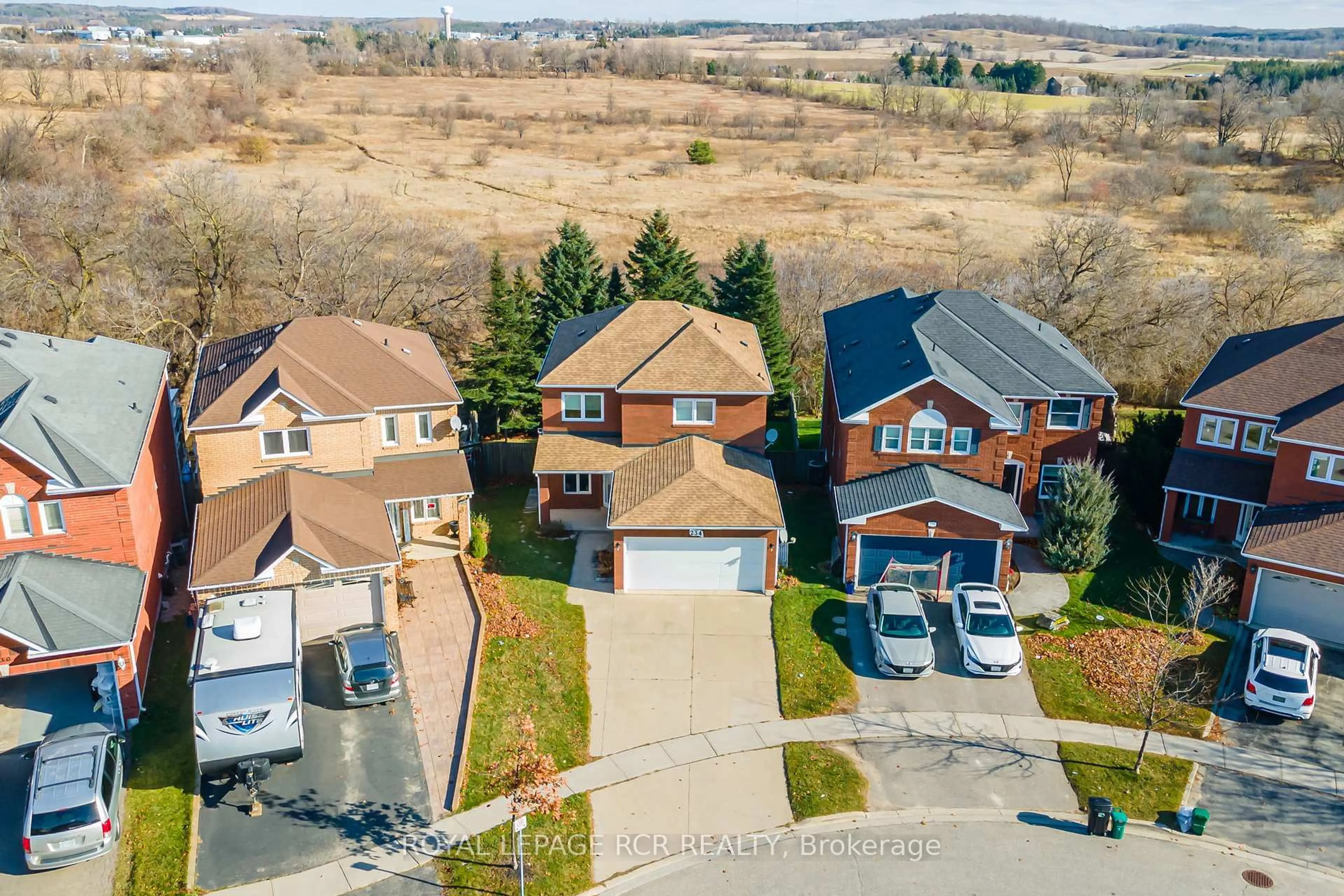 A pic from outside/outdoor area/front of a property/back of a property/a pic from drone, street for 234 Howard Cres, Orangeville Ontario L9W 4W6